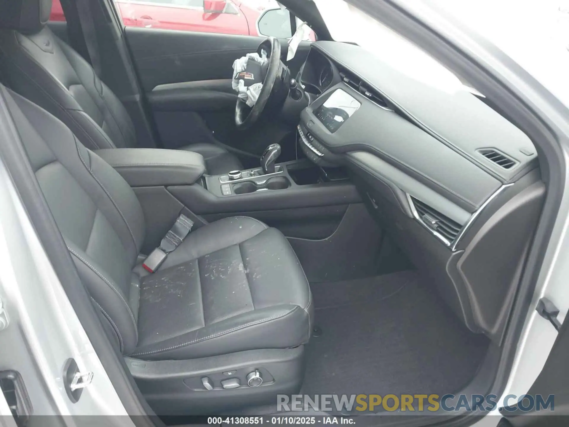 5 Photograph of a damaged car 1GYFZCR42KF223397 CADILLAC XT4 2019