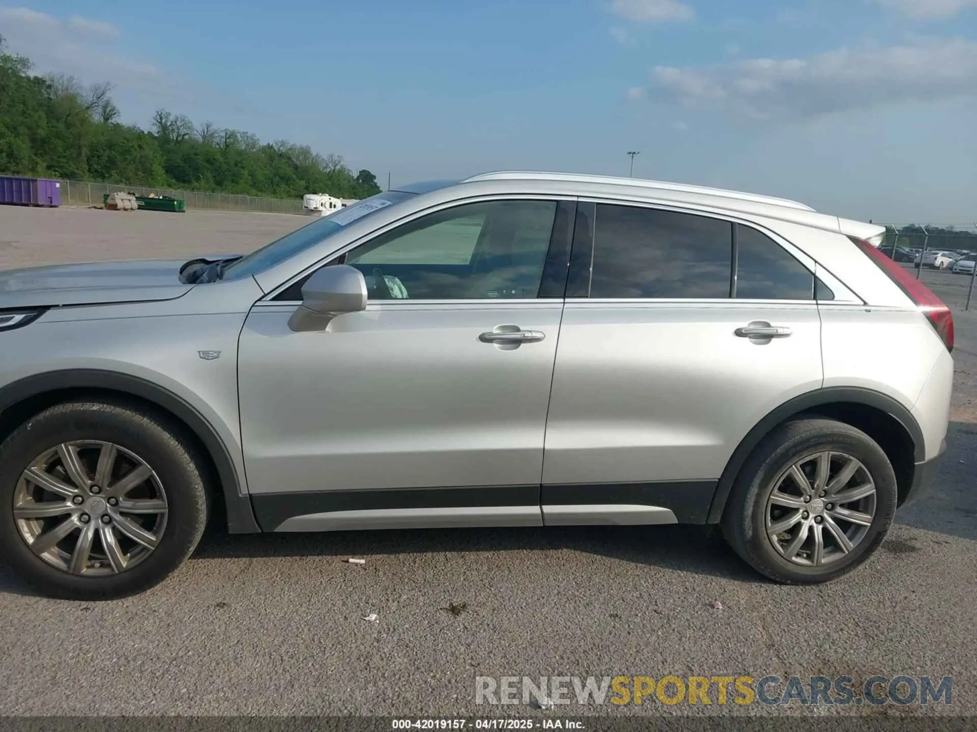 14 Photograph of a damaged car 1GYFZCR42KF228986 CADILLAC XT4 2019
