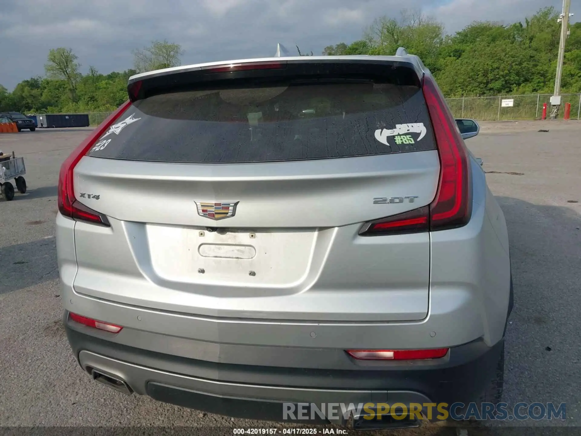 16 Photograph of a damaged car 1GYFZCR42KF228986 CADILLAC XT4 2019