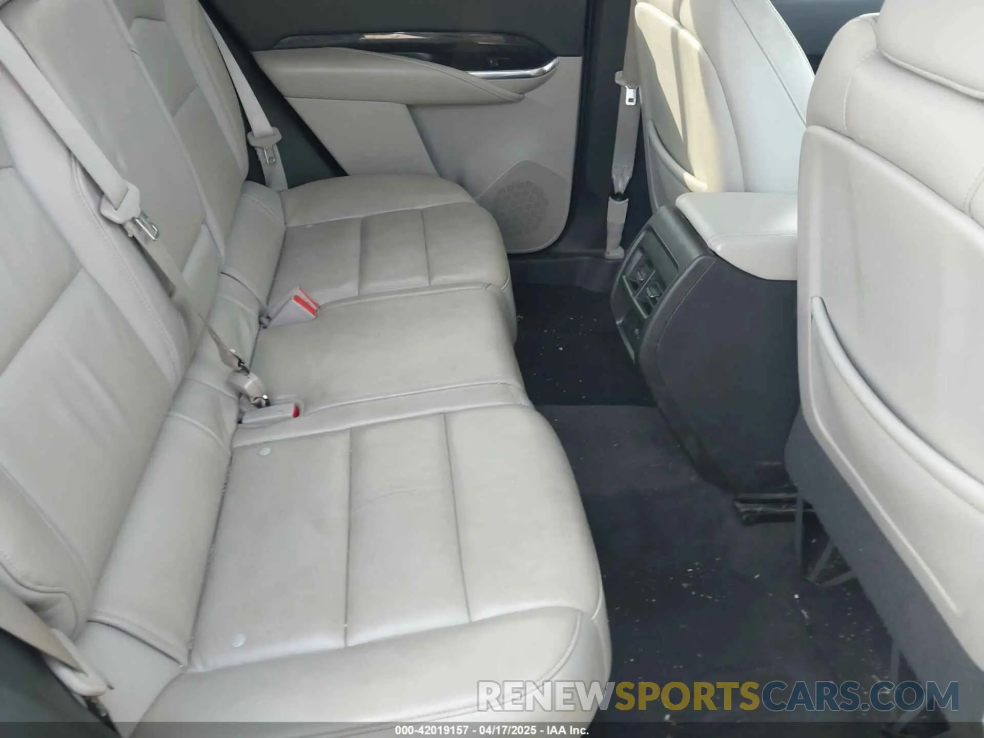 8 Photograph of a damaged car 1GYFZCR42KF228986 CADILLAC XT4 2019
