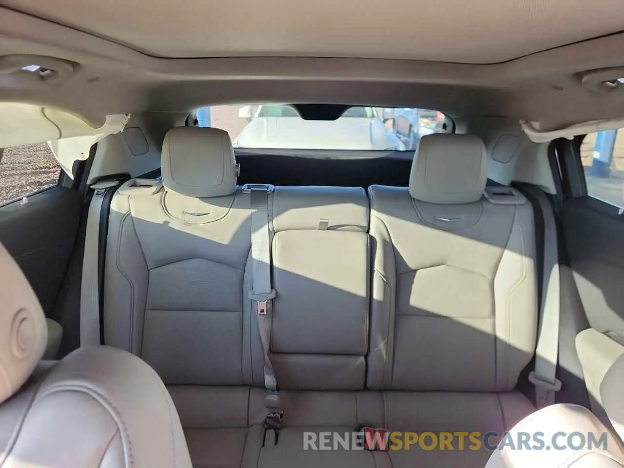 10 Photograph of a damaged car 1GYFZCR45KF171408 CADILLAC XT4 2019