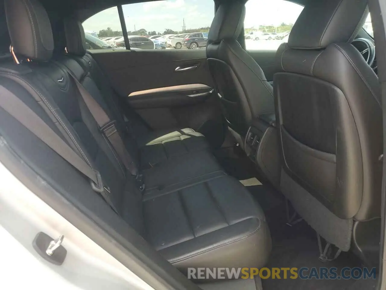 11 Фотография поврежденного автомобиля 1GYFZCR45KF197569 CADILLAC XT4 2019