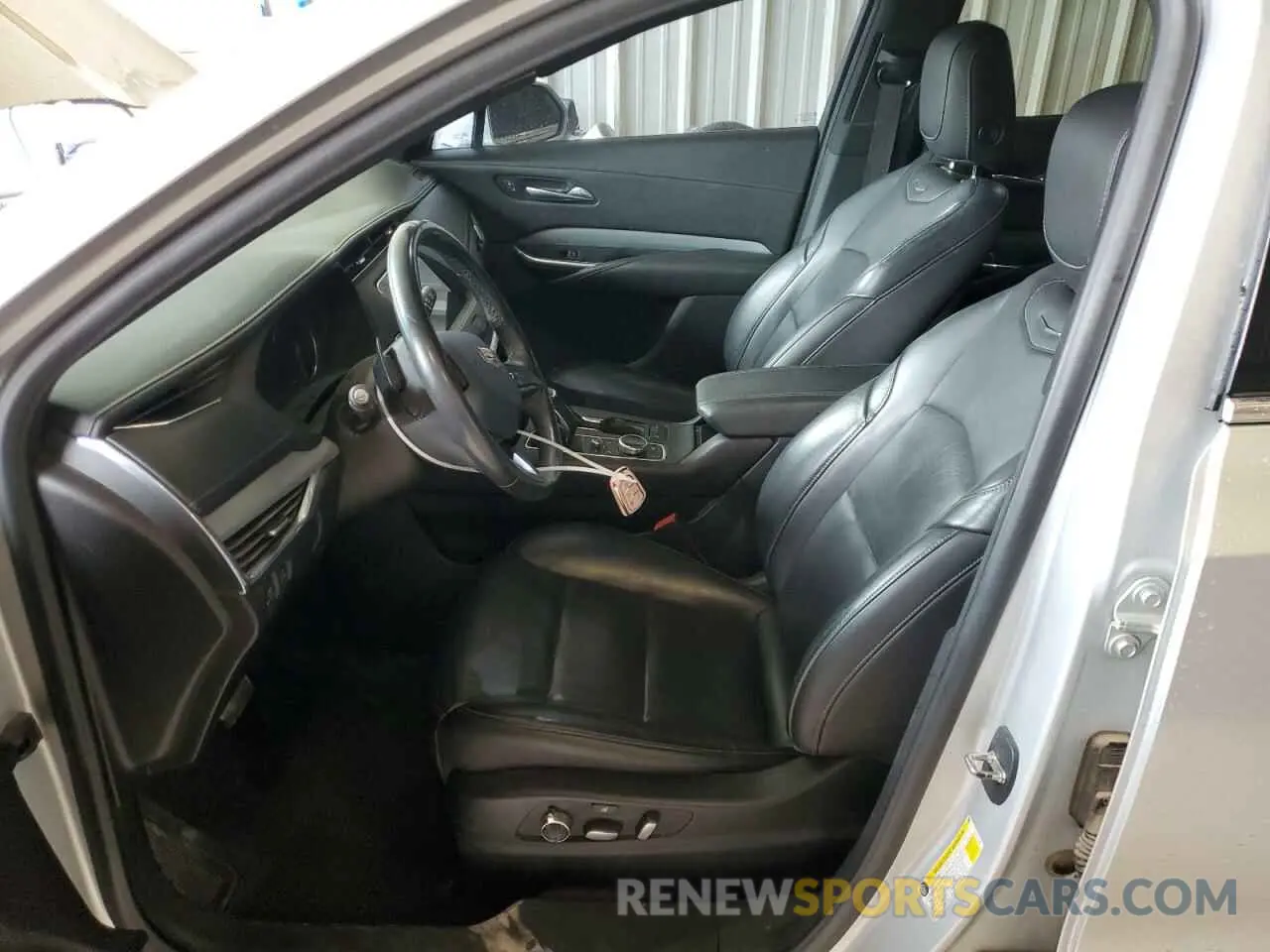 7 Photograph of a damaged car 1GYFZCR46KF198424 CADILLAC XT4 2019