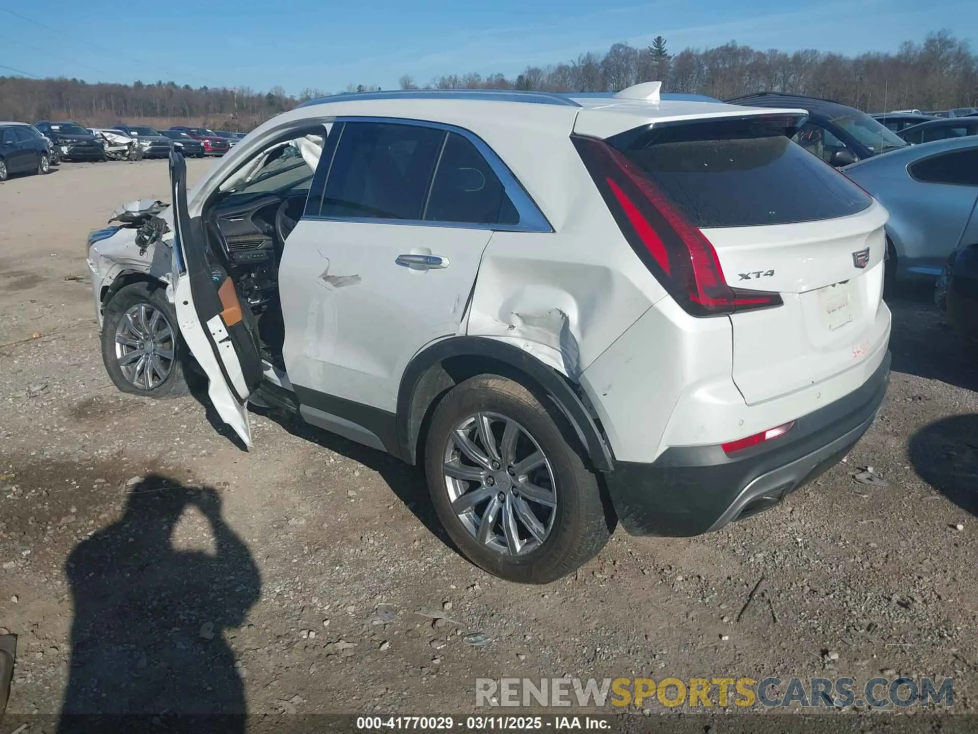 3 Фотография поврежденного автомобиля 1GYFZCR46KF213939 CADILLAC XT4 2019
