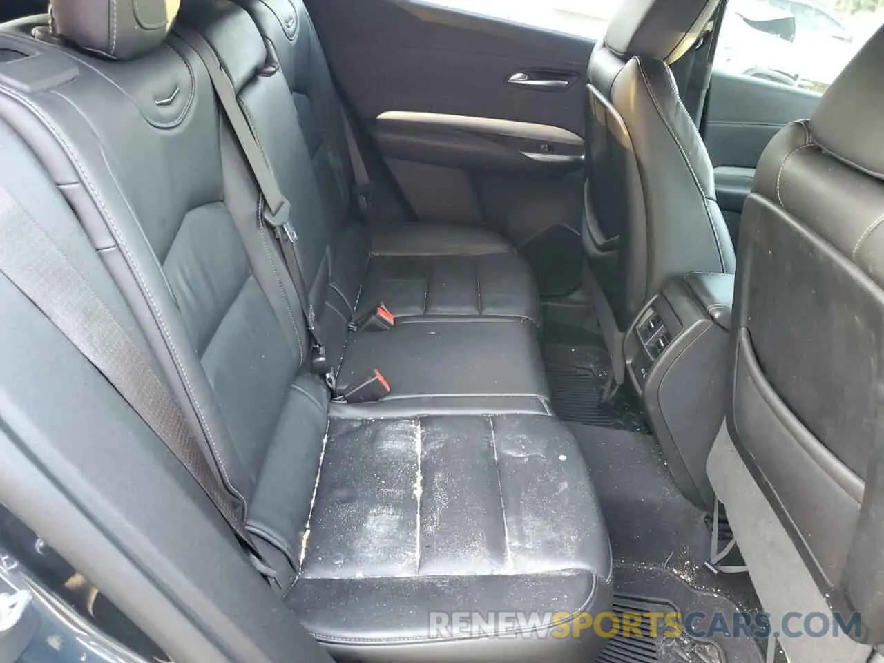 10 Photograph of a damaged car 1GYFZCR47KF123621 CADILLAC XT4 2019