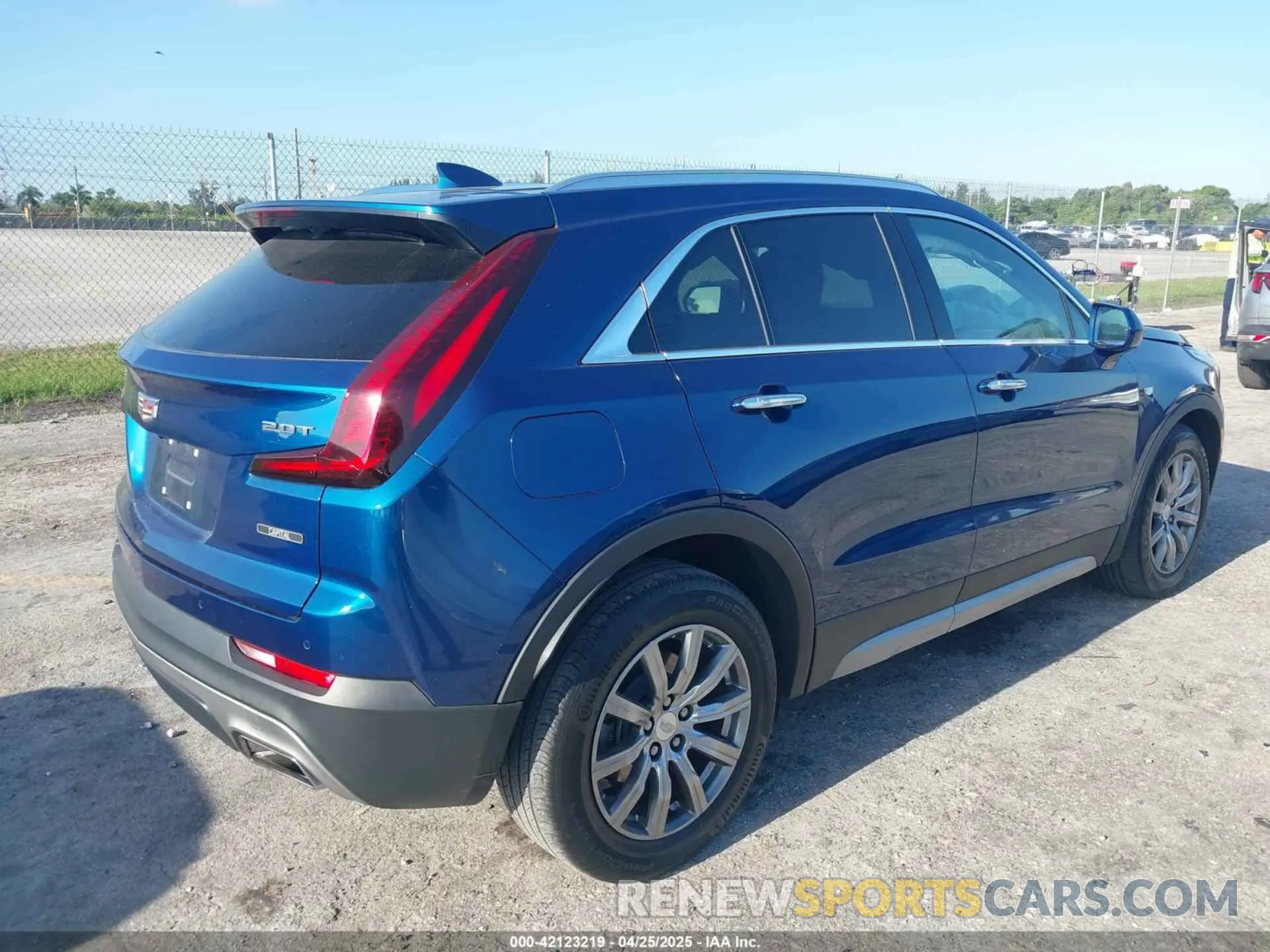4 Фотография поврежденного автомобиля 1GYFZCR47KF128284 CADILLAC XT4 2019