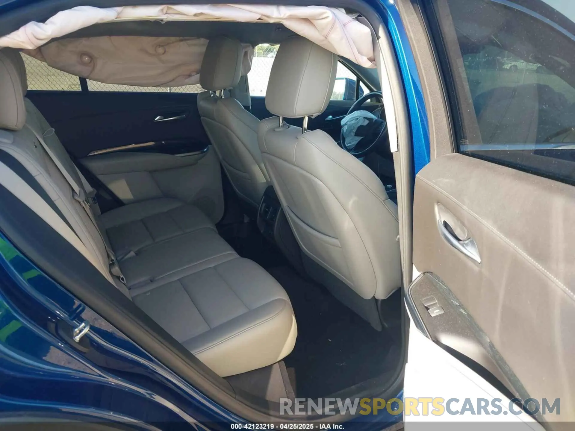 8 Фотография поврежденного автомобиля 1GYFZCR47KF128284 CADILLAC XT4 2019