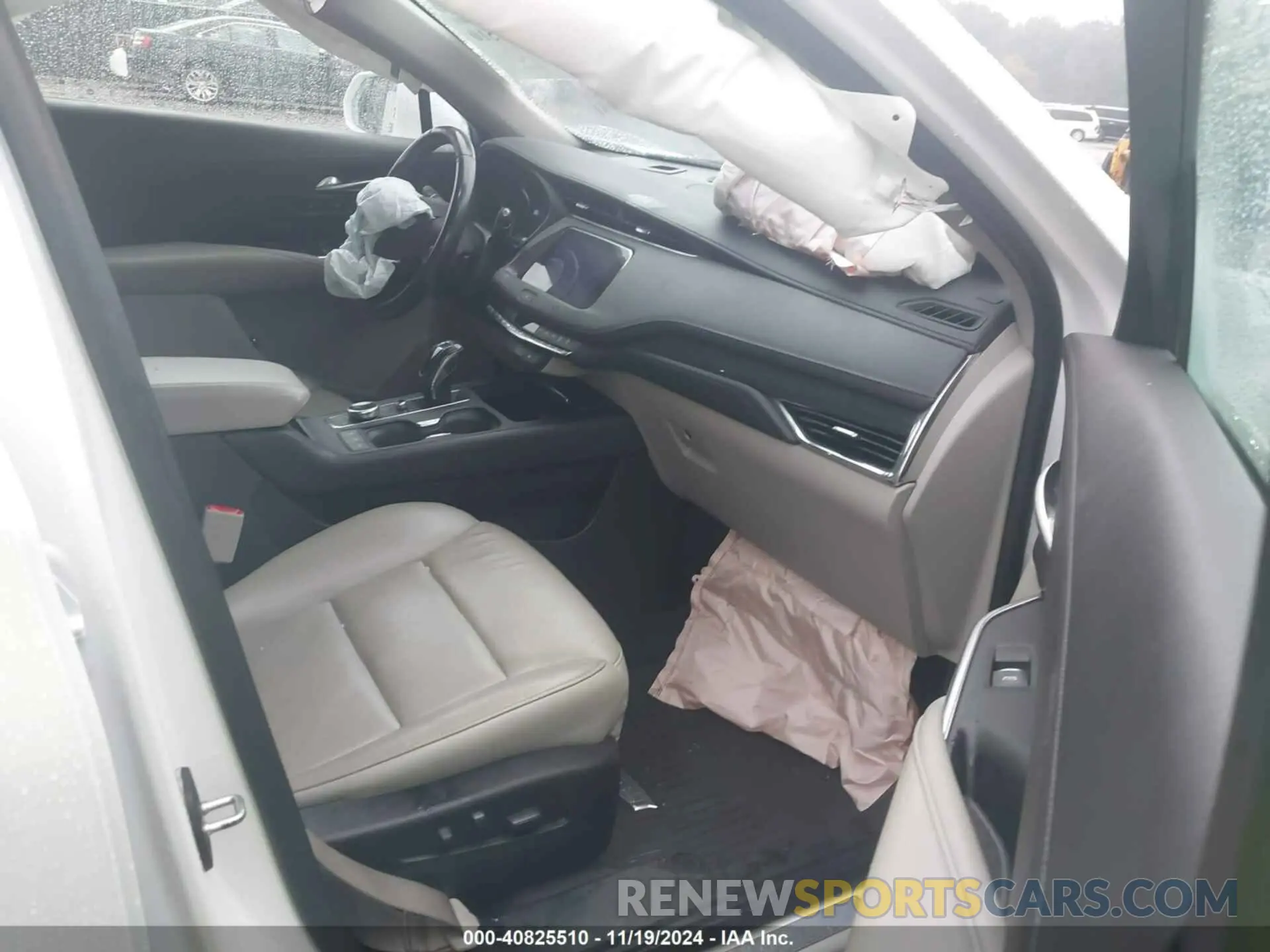 5 Photograph of a damaged car 1GYFZCR47KF187044 CADILLAC XT4 2019