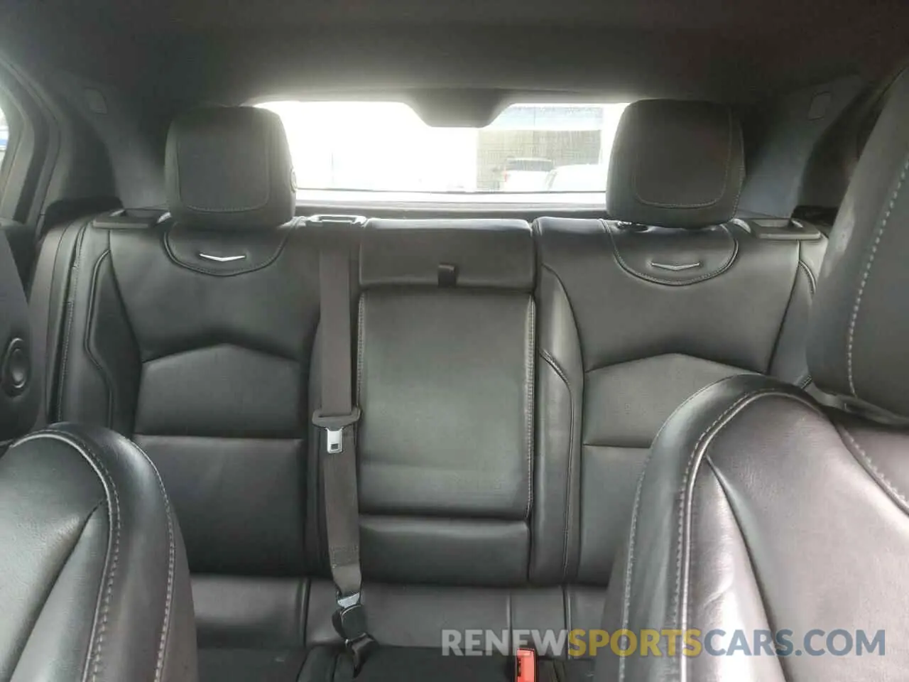 10 Photograph of a damaged car 1GYFZCR48KF157650 CADILLAC XT4 2019
