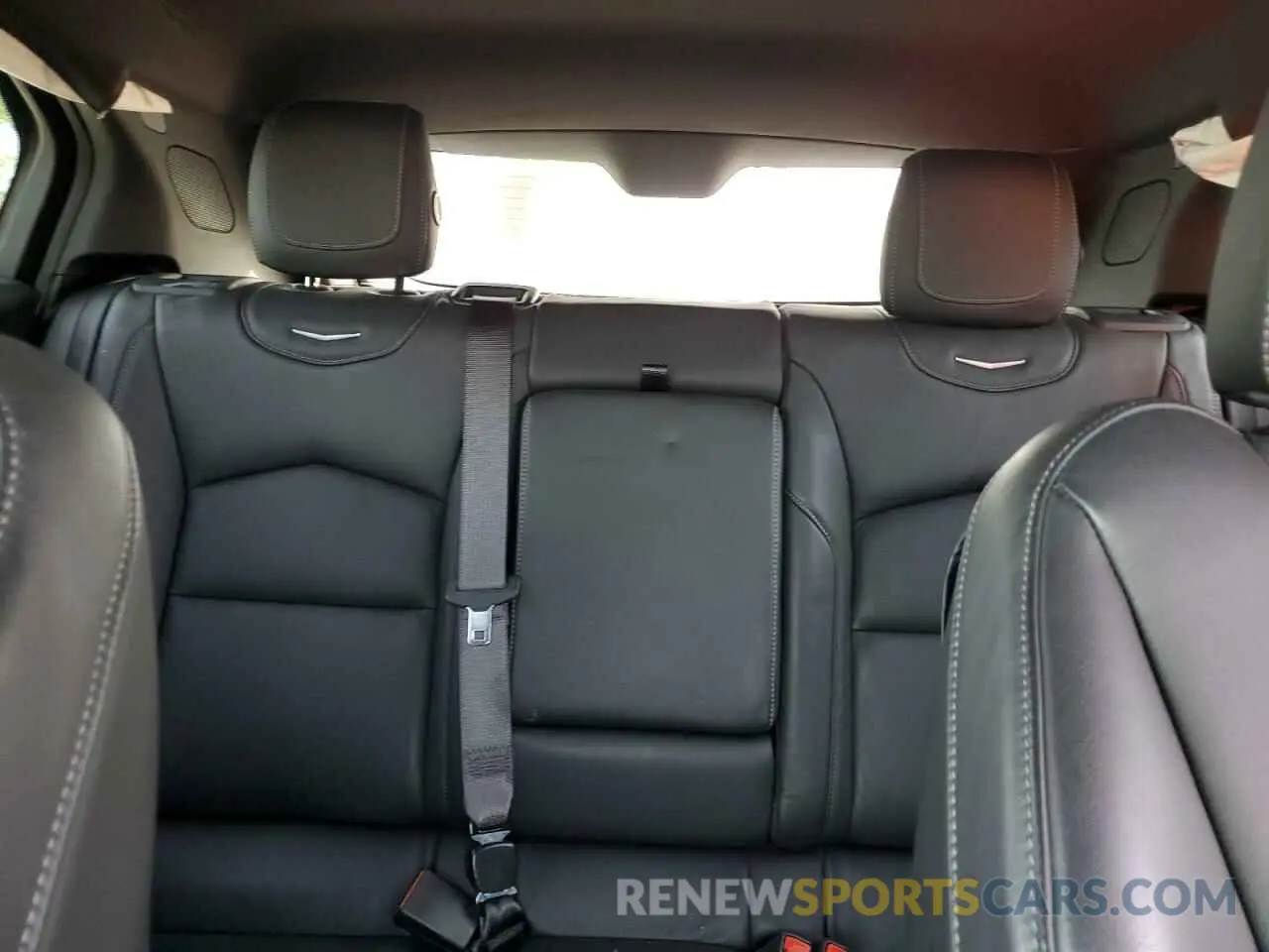 10 Photograph of a damaged car 1GYFZCR4XKF100124 CADILLAC XT4 2019