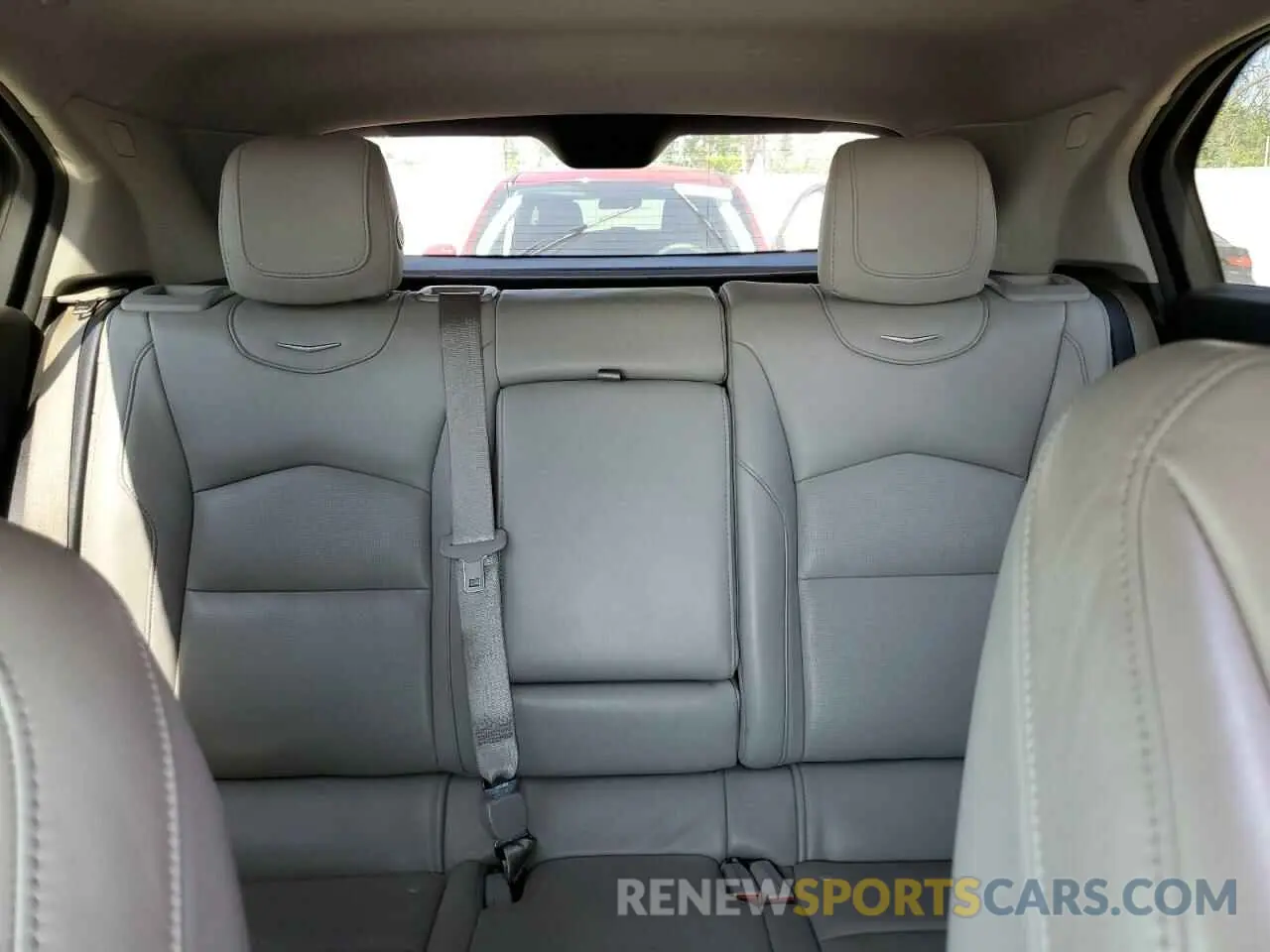 10 Photograph of a damaged car 1GYFZCR4XKF224734 CADILLAC XT4 2019