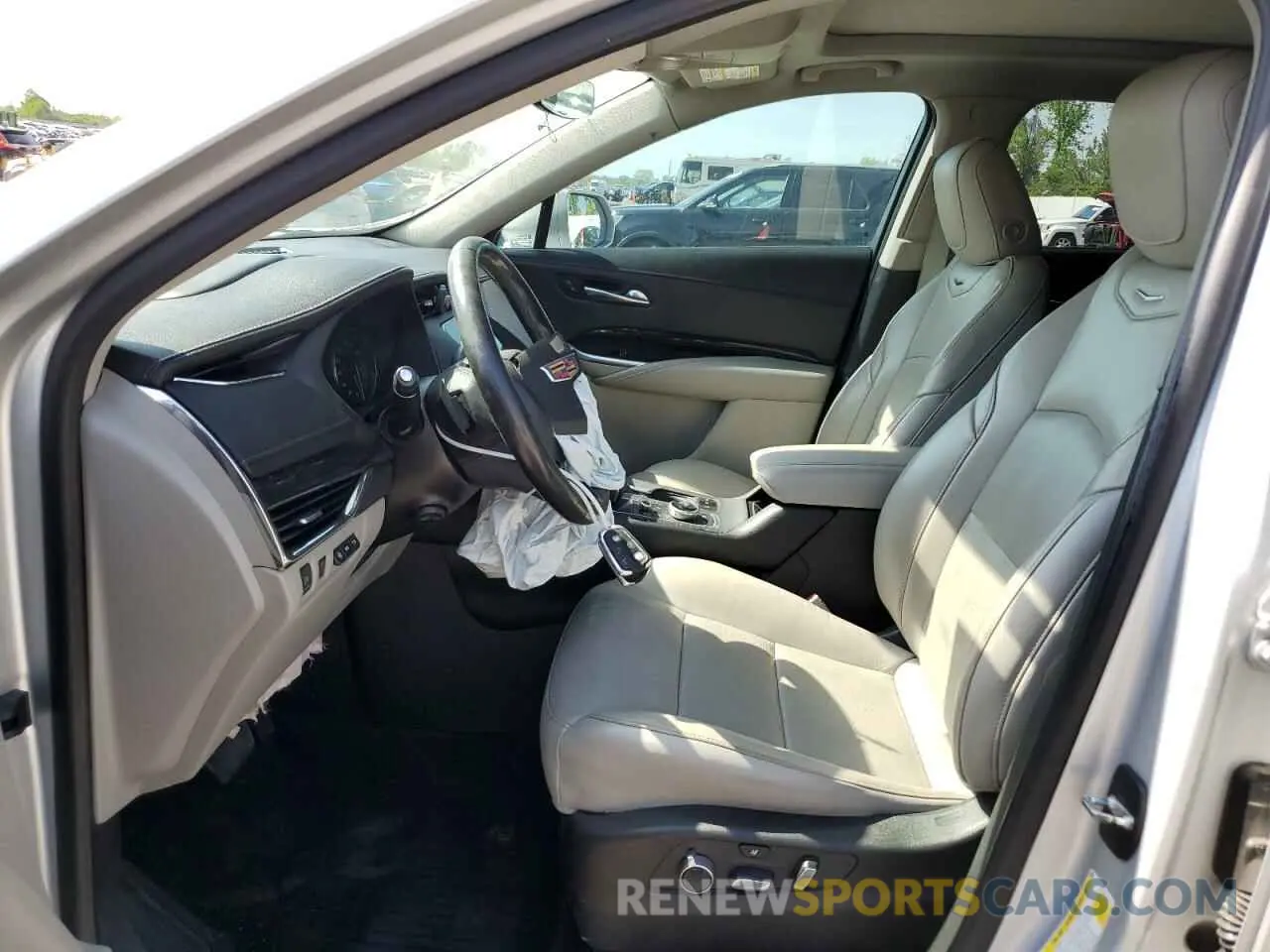 7 Photograph of a damaged car 1GYFZCR4XKF224734 CADILLAC XT4 2019