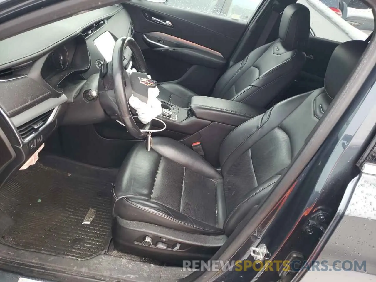 7 Photograph of a damaged car 1GYFZDR40KF101367 CADILLAC XT4 2019