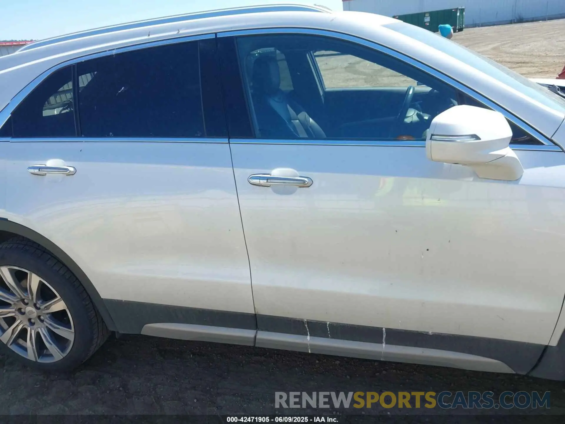 13 Photograph of a damaged car 1GYFZDR41KF154742 CADILLAC XT4 2019
