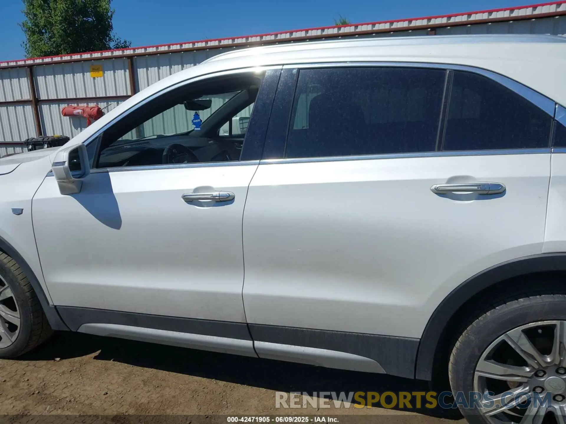 14 Photograph of a damaged car 1GYFZDR41KF154742 CADILLAC XT4 2019