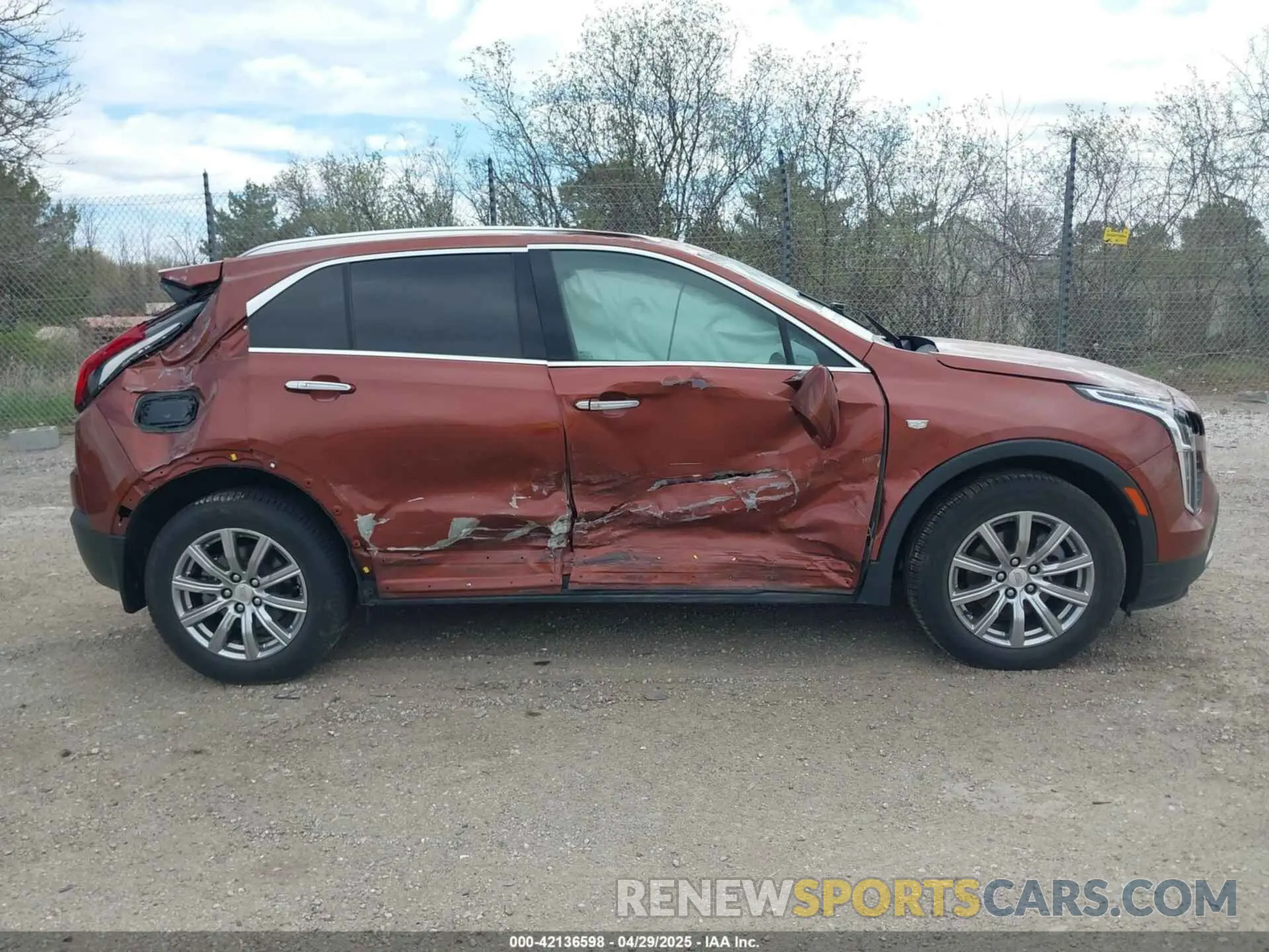 12 Фотография поврежденного автомобиля 1GYFZDR45KF183306 CADILLAC XT4 2019