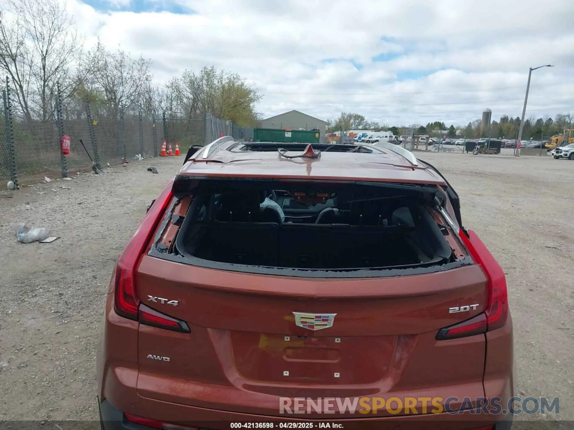 18 Фотография поврежденного автомобиля 1GYFZDR45KF183306 CADILLAC XT4 2019