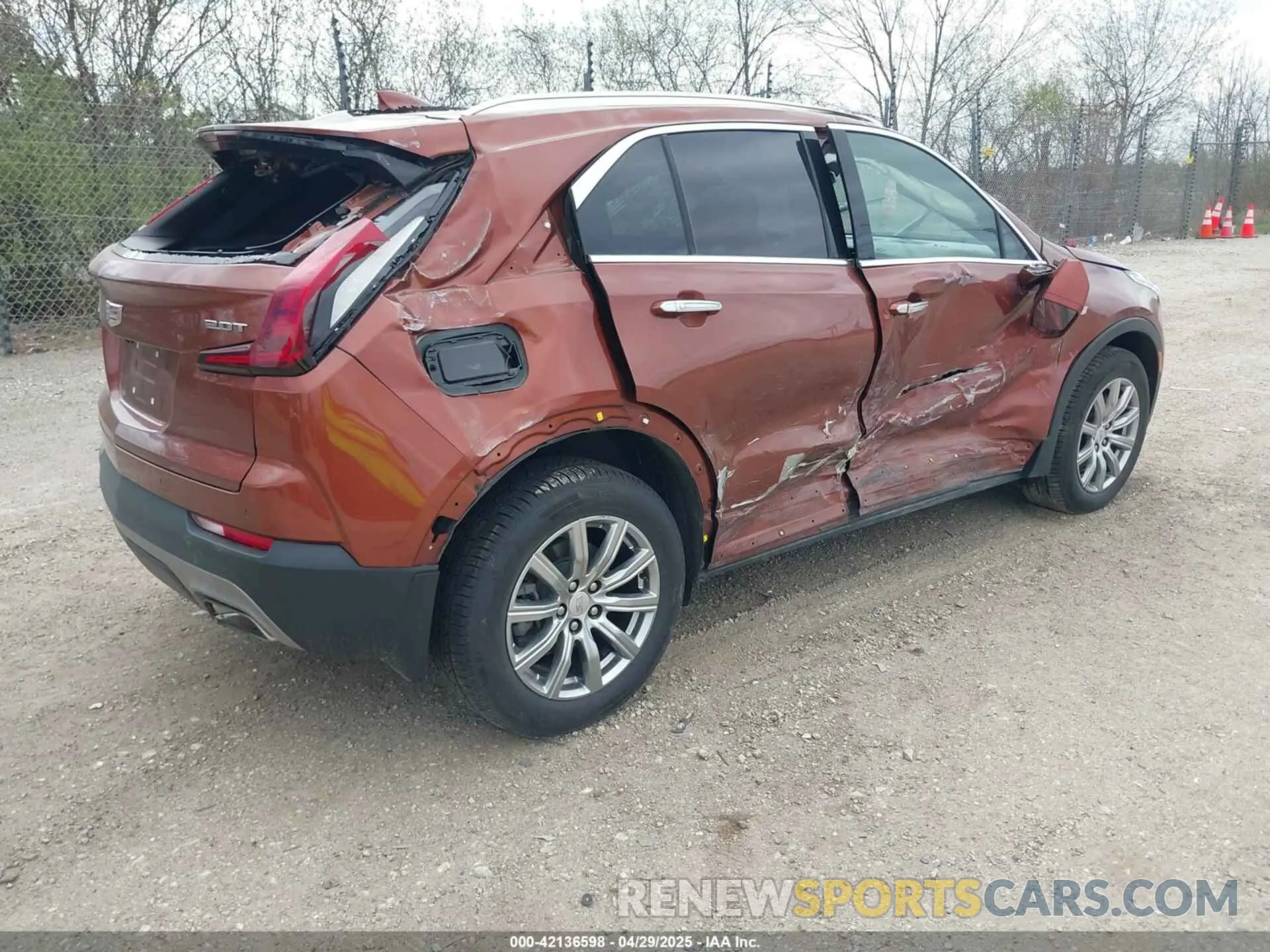 4 Фотография поврежденного автомобиля 1GYFZDR45KF183306 CADILLAC XT4 2019
