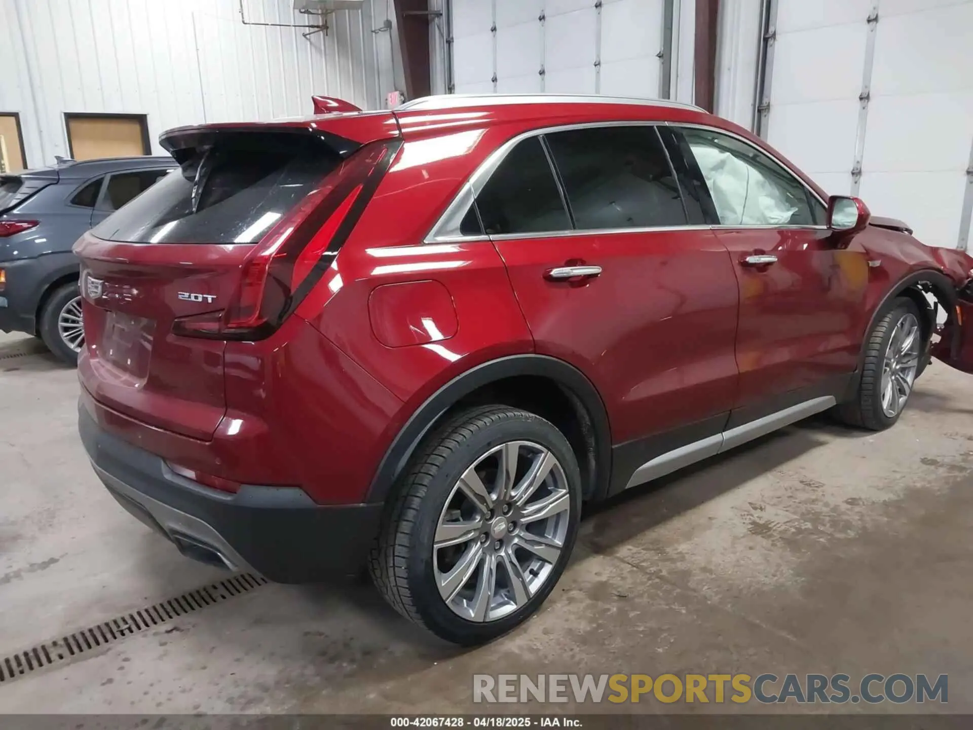 4 Photograph of a damaged car 1GYFZDR47KF212952 CADILLAC XT4 2019