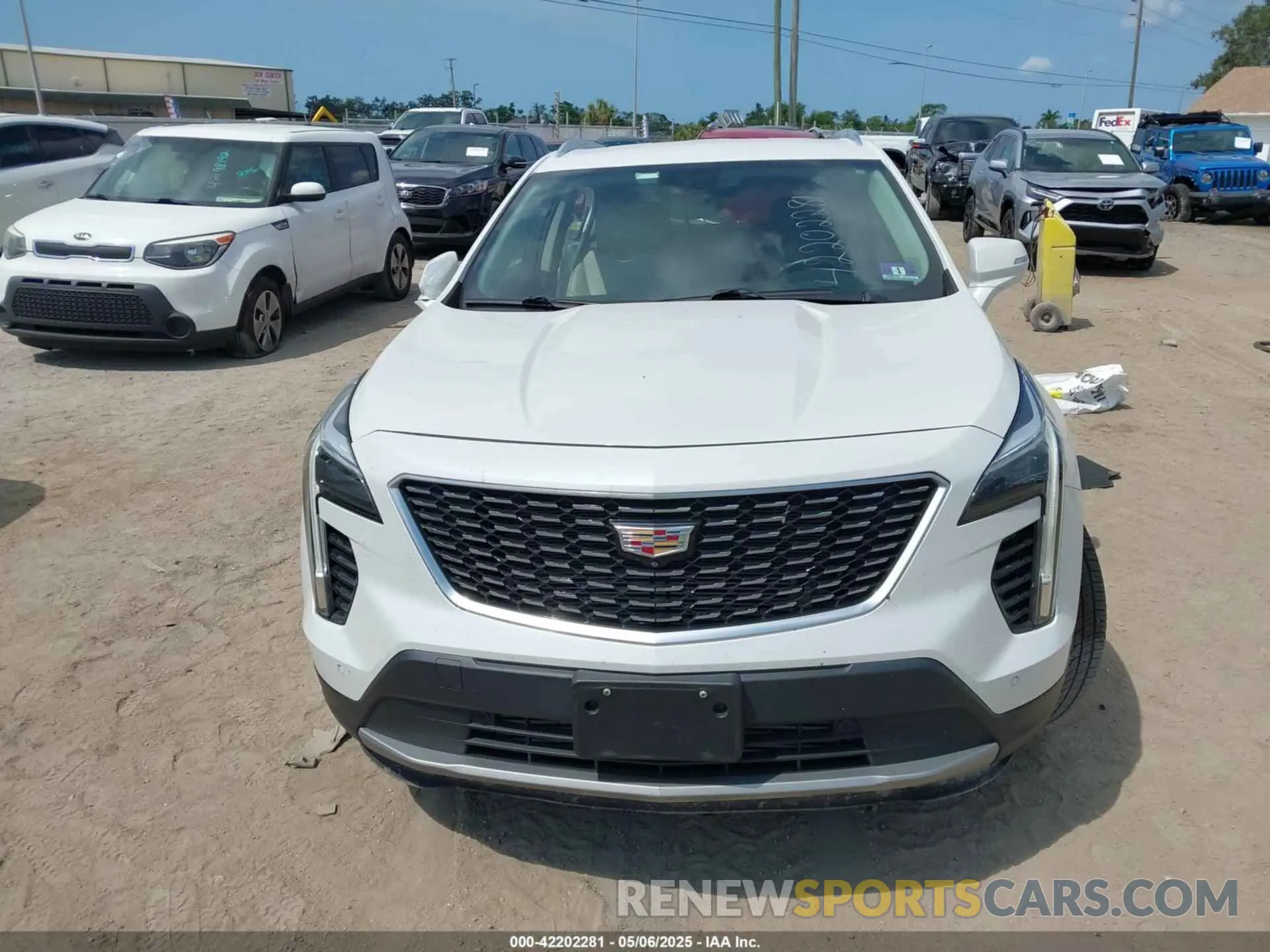 12 Фотография поврежденного автомобиля 1GYFZDR48KF131619 CADILLAC XT4 2019