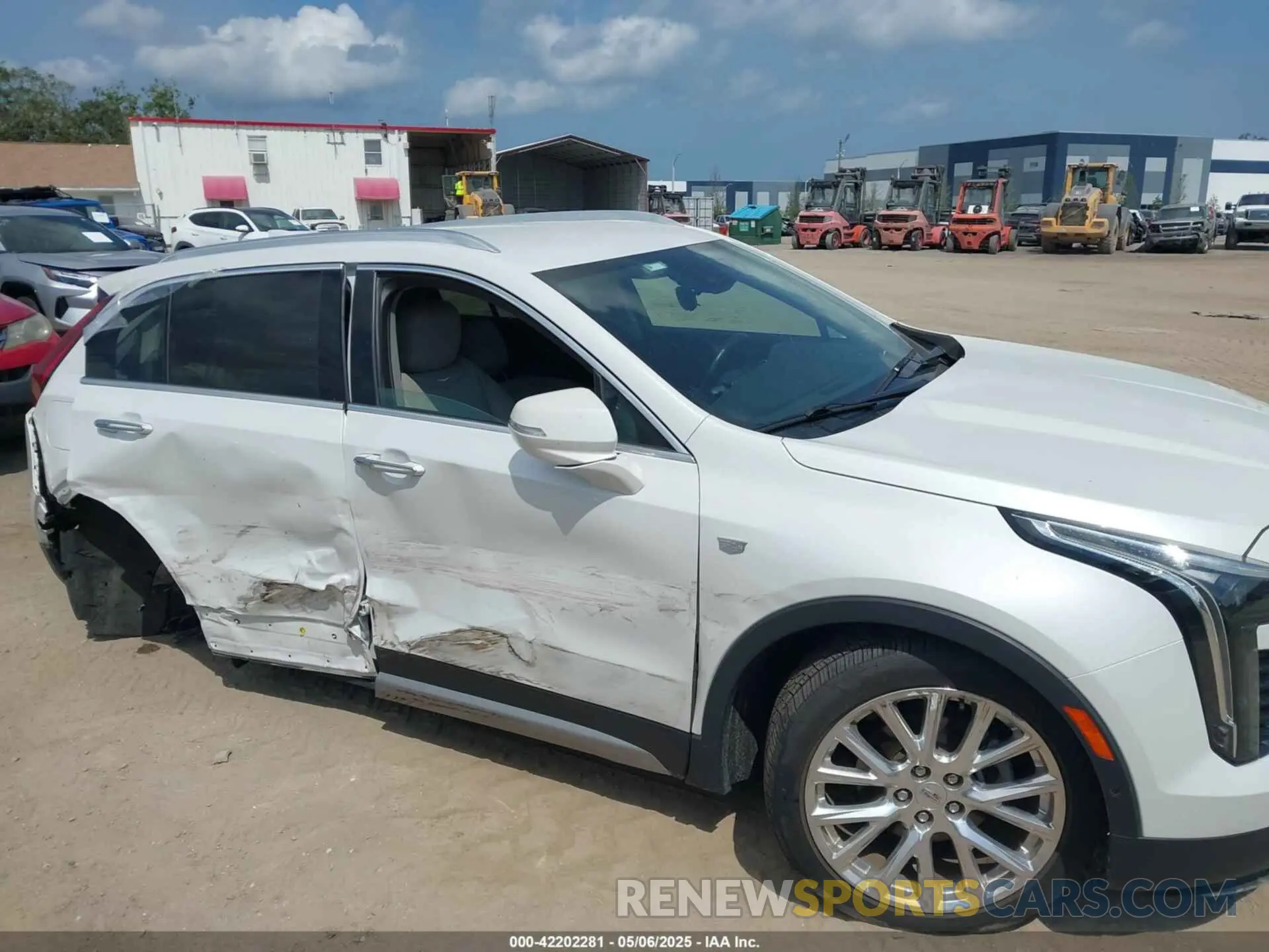 6 Фотография поврежденного автомобиля 1GYFZDR48KF131619 CADILLAC XT4 2019