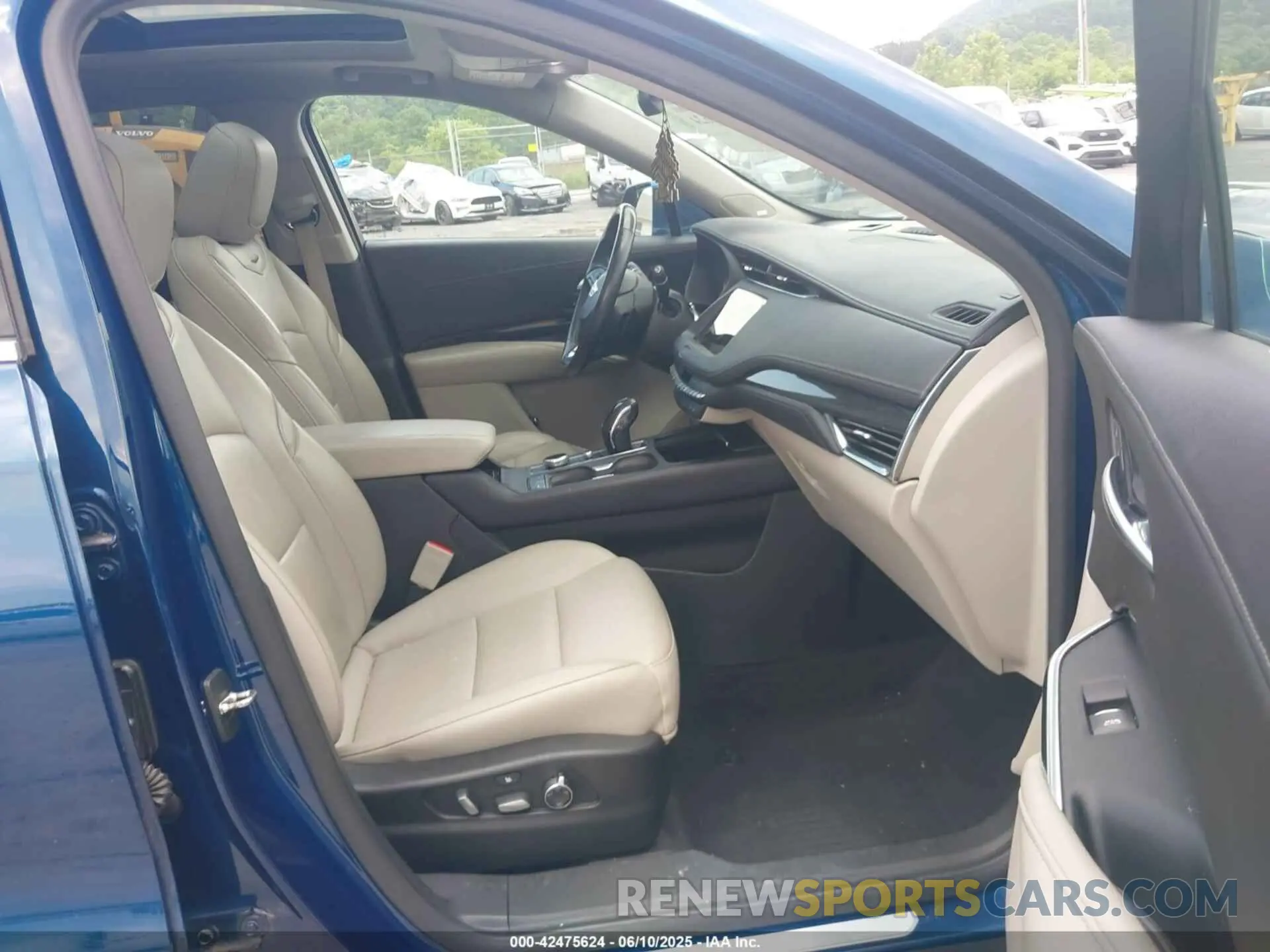 5 Photograph of a damaged car 1GYFZDR48KF148405 CADILLAC XT4 2019