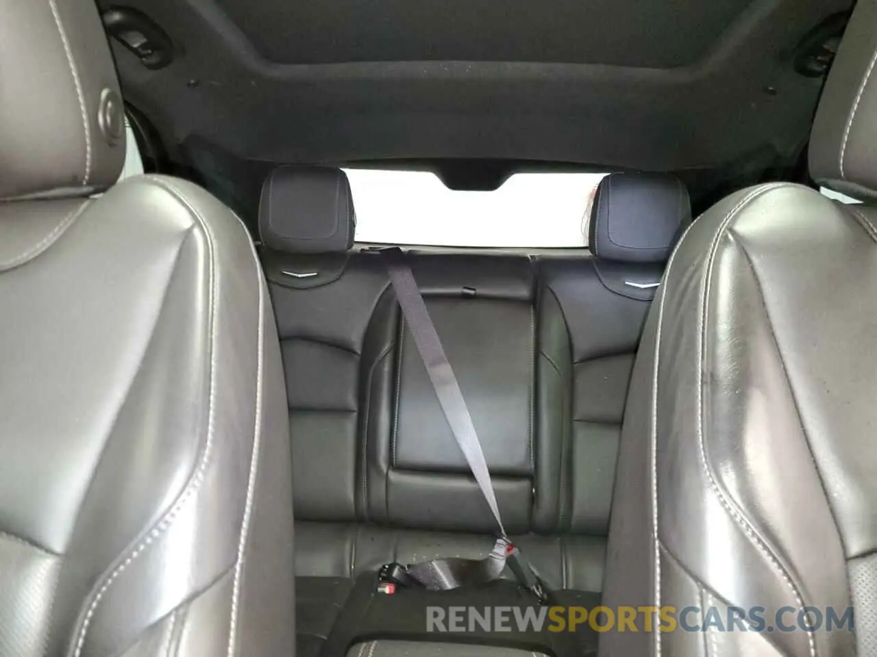 10 Photograph of a damaged car 1GYFZDR4XKF103773 CADILLAC XT4 2019