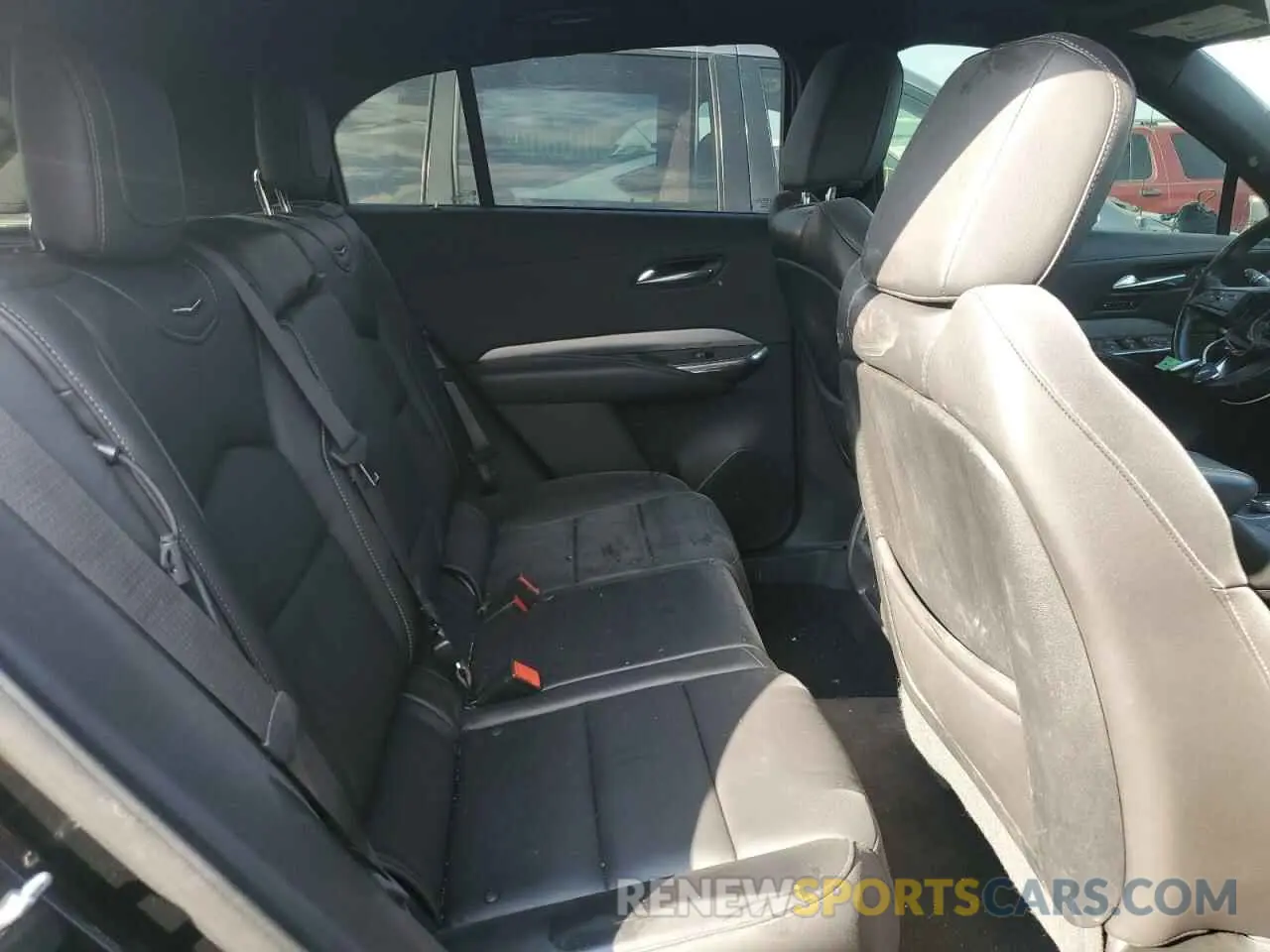 10 Фотография поврежденного автомобиля 1GYFZDR4XKF170289 CADILLAC XT4 2019