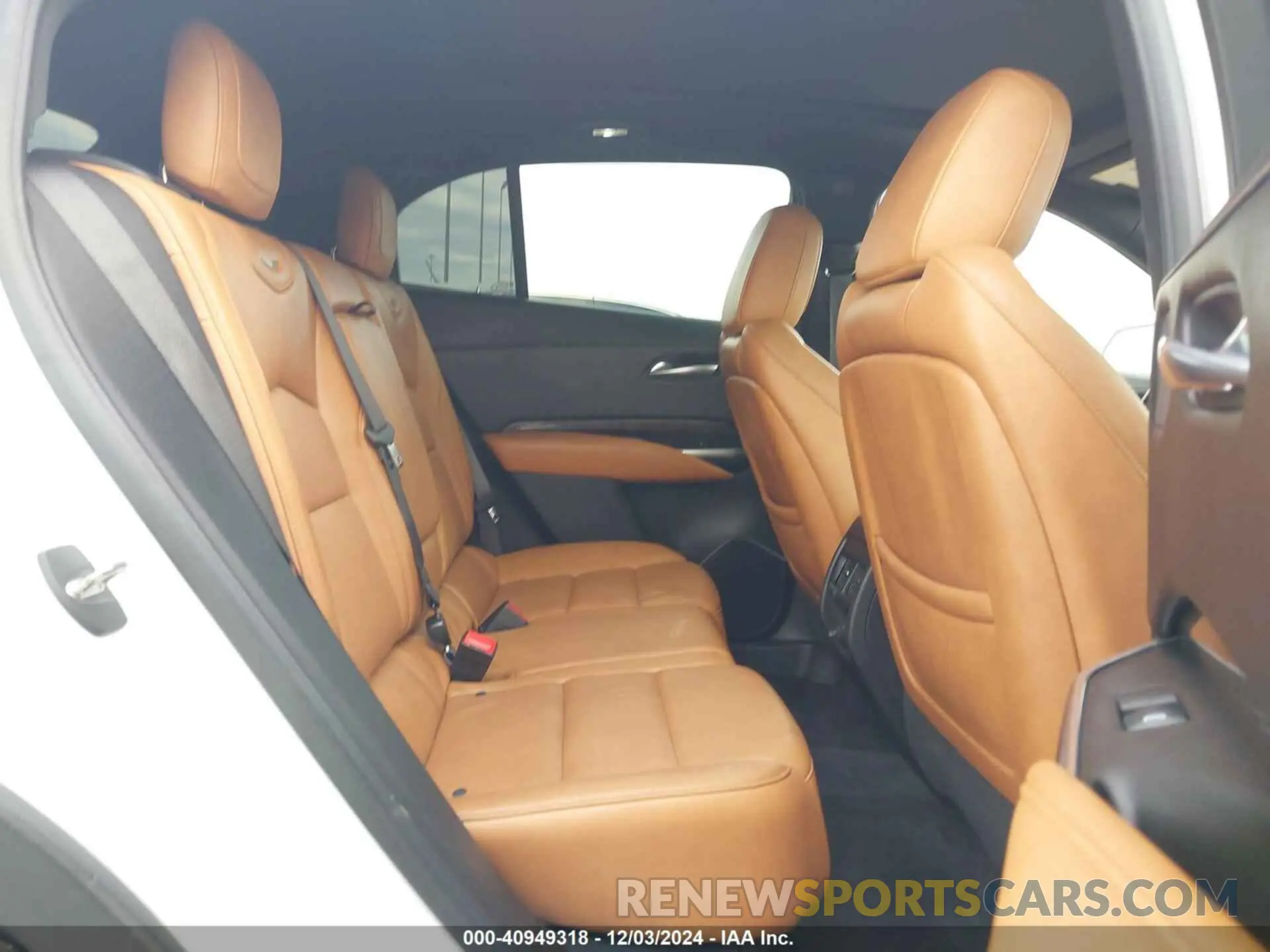 8 Photograph of a damaged car 1GYFZER45KF224300 CADILLAC XT4 2019