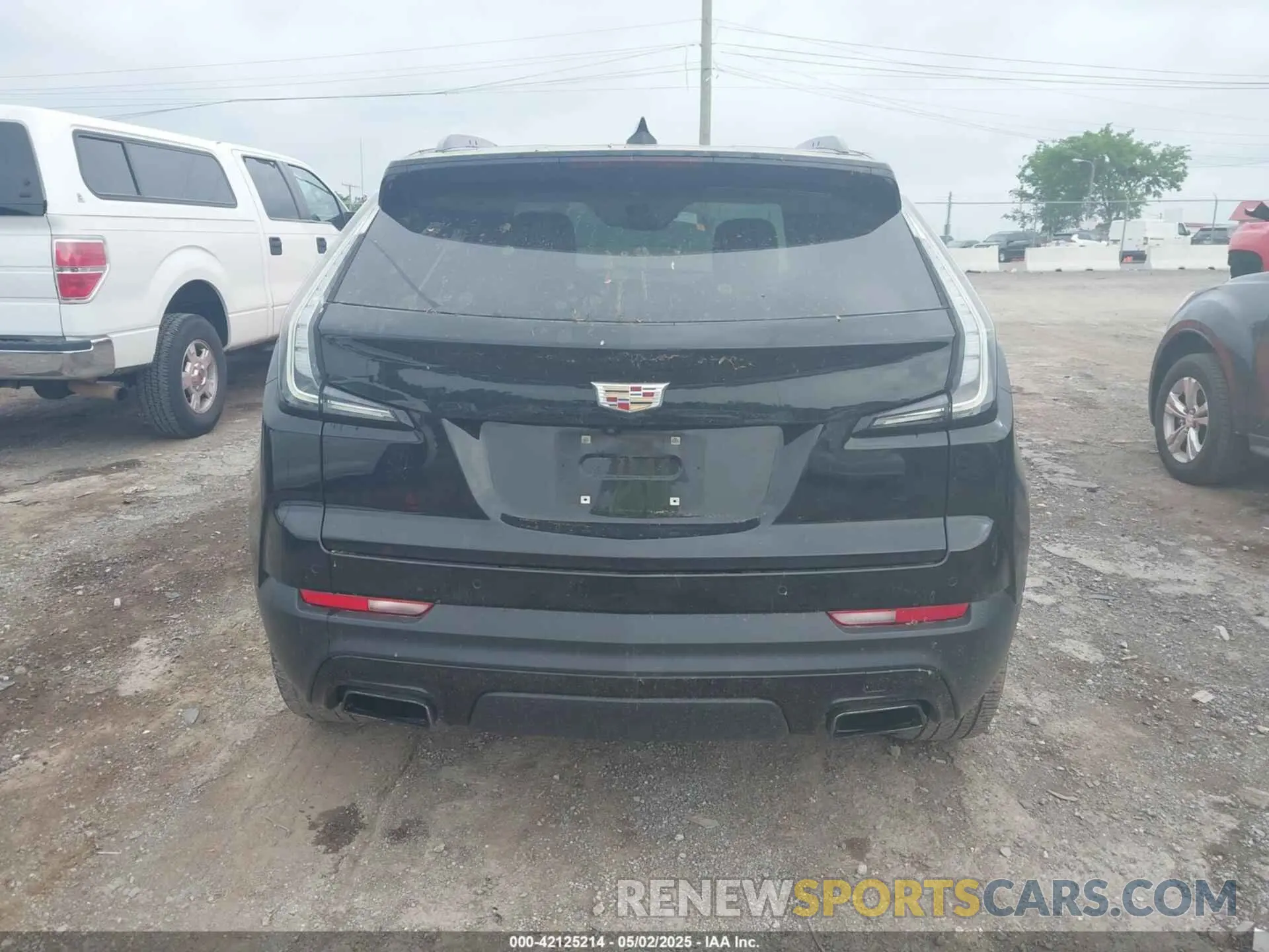 17 Photograph of a damaged car 1GYFZER48KF102076 CADILLAC XT4 2019