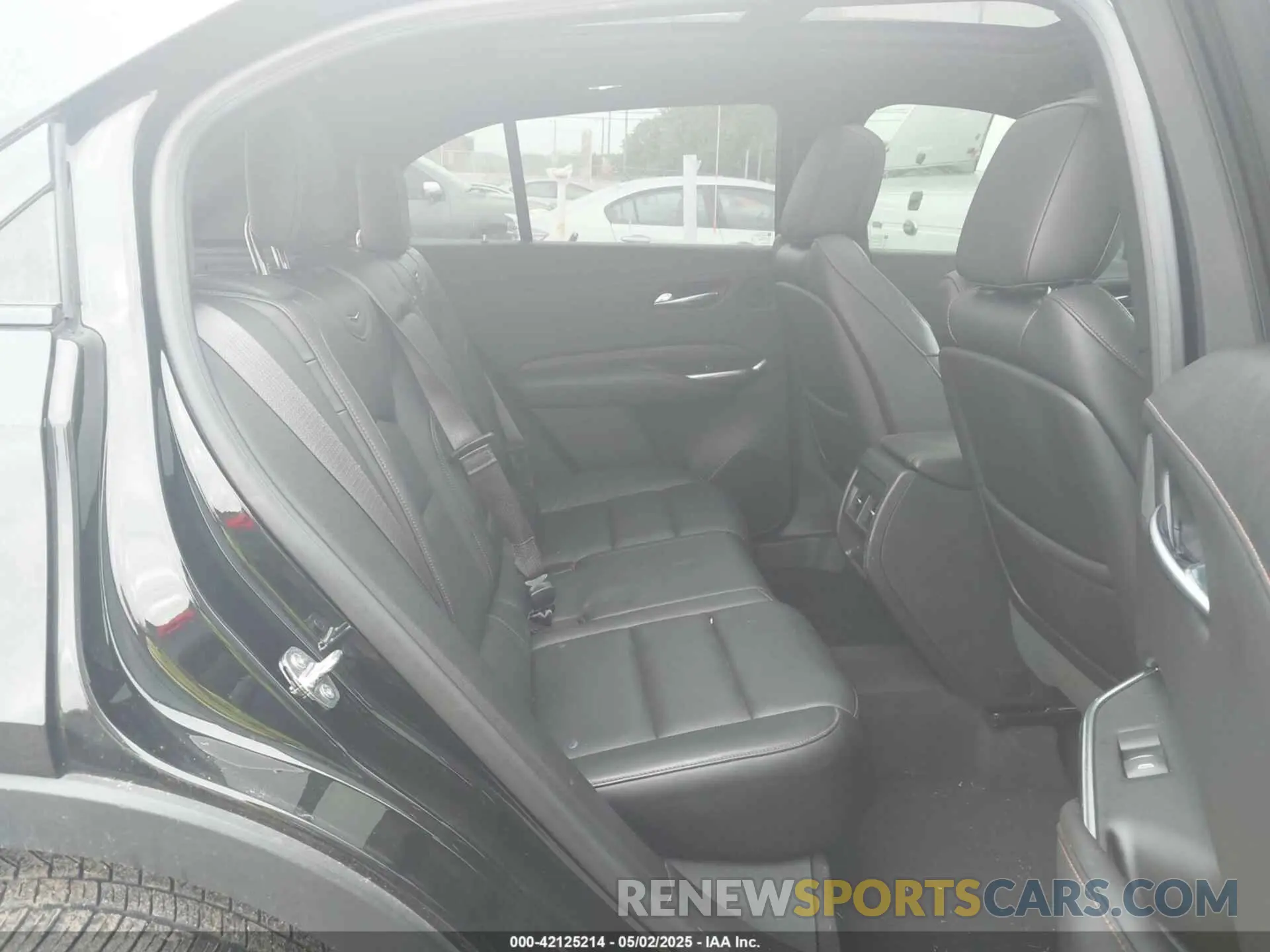 8 Photograph of a damaged car 1GYFZER48KF102076 CADILLAC XT4 2019
