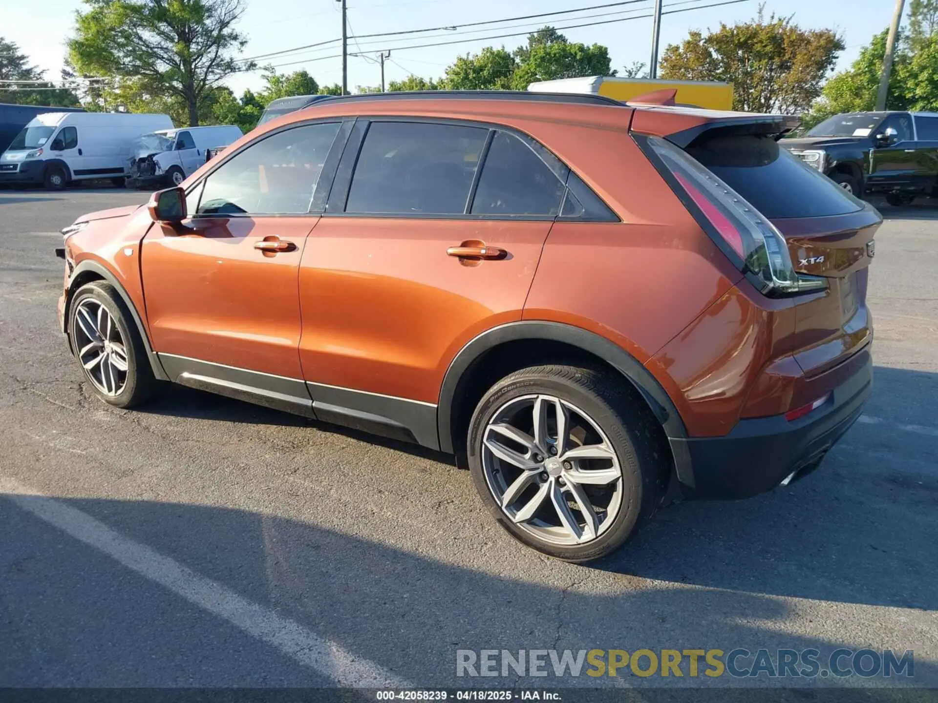 3 Фотография поврежденного автомобиля 1GYFZER49KF164375 CADILLAC XT4 2019