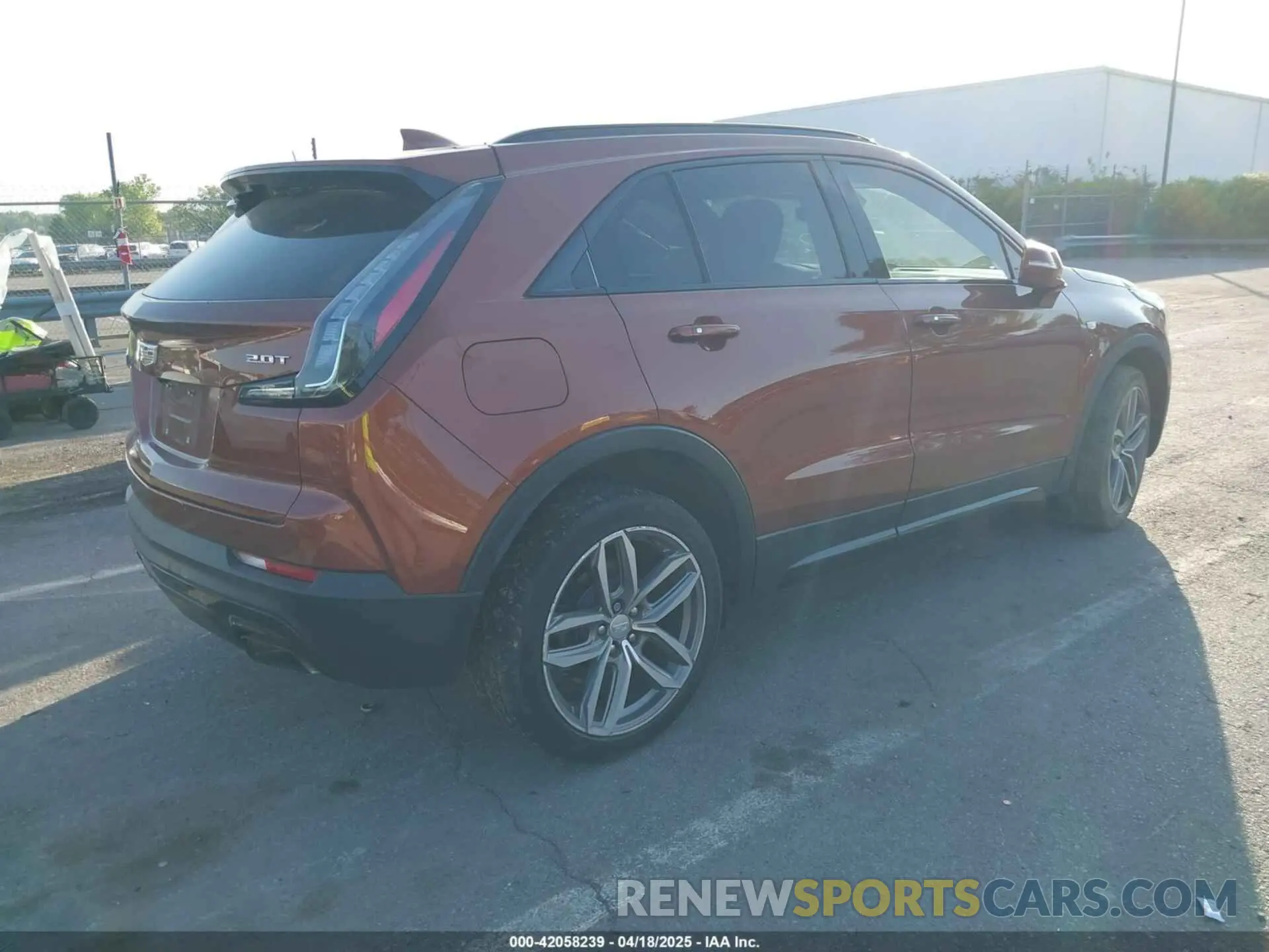 4 Фотография поврежденного автомобиля 1GYFZER49KF164375 CADILLAC XT4 2019