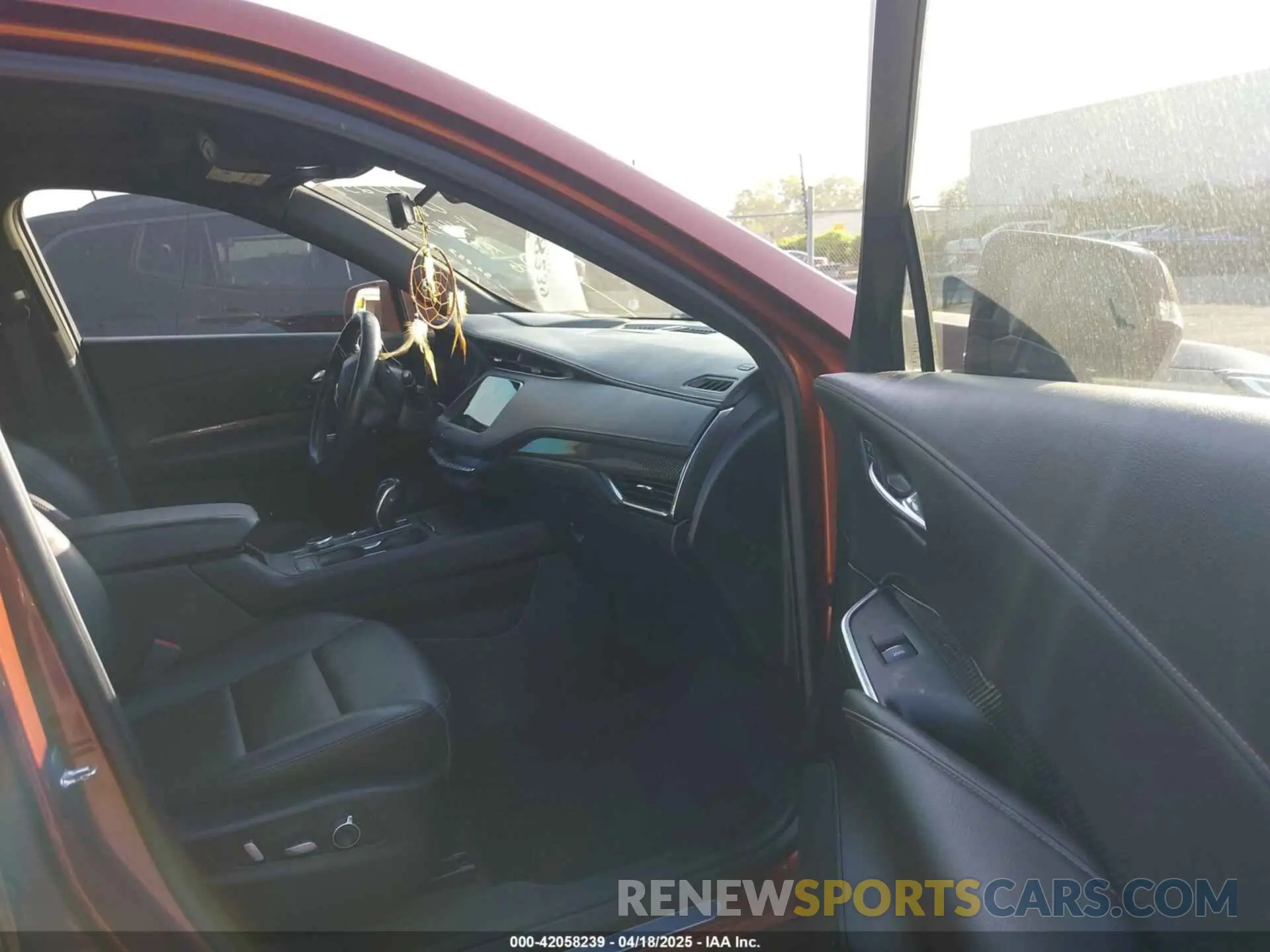 5 Фотография поврежденного автомобиля 1GYFZER49KF164375 CADILLAC XT4 2019