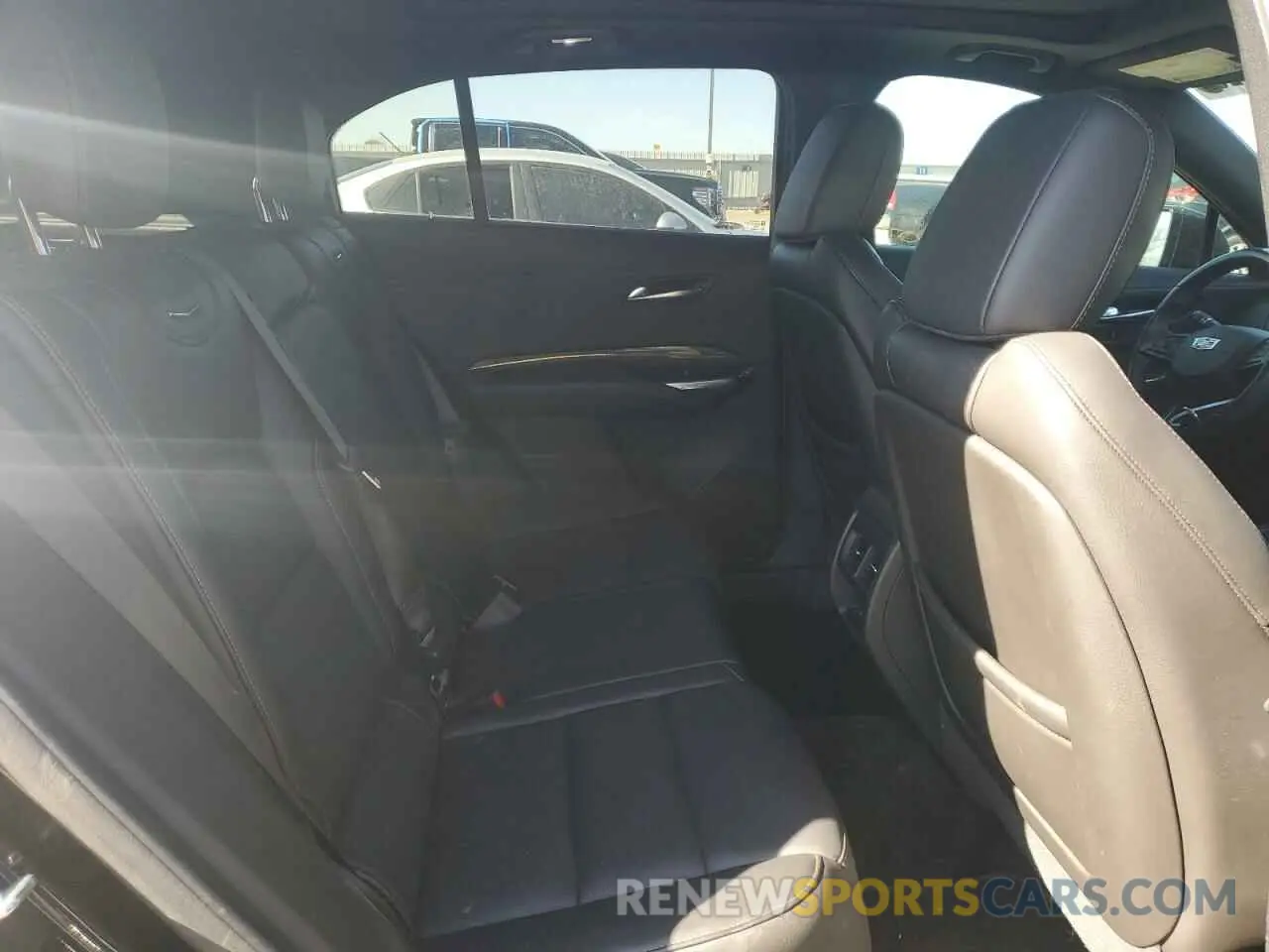 11 Фотография поврежденного автомобиля 1GYFZER49KF199403 CADILLAC XT4 2019