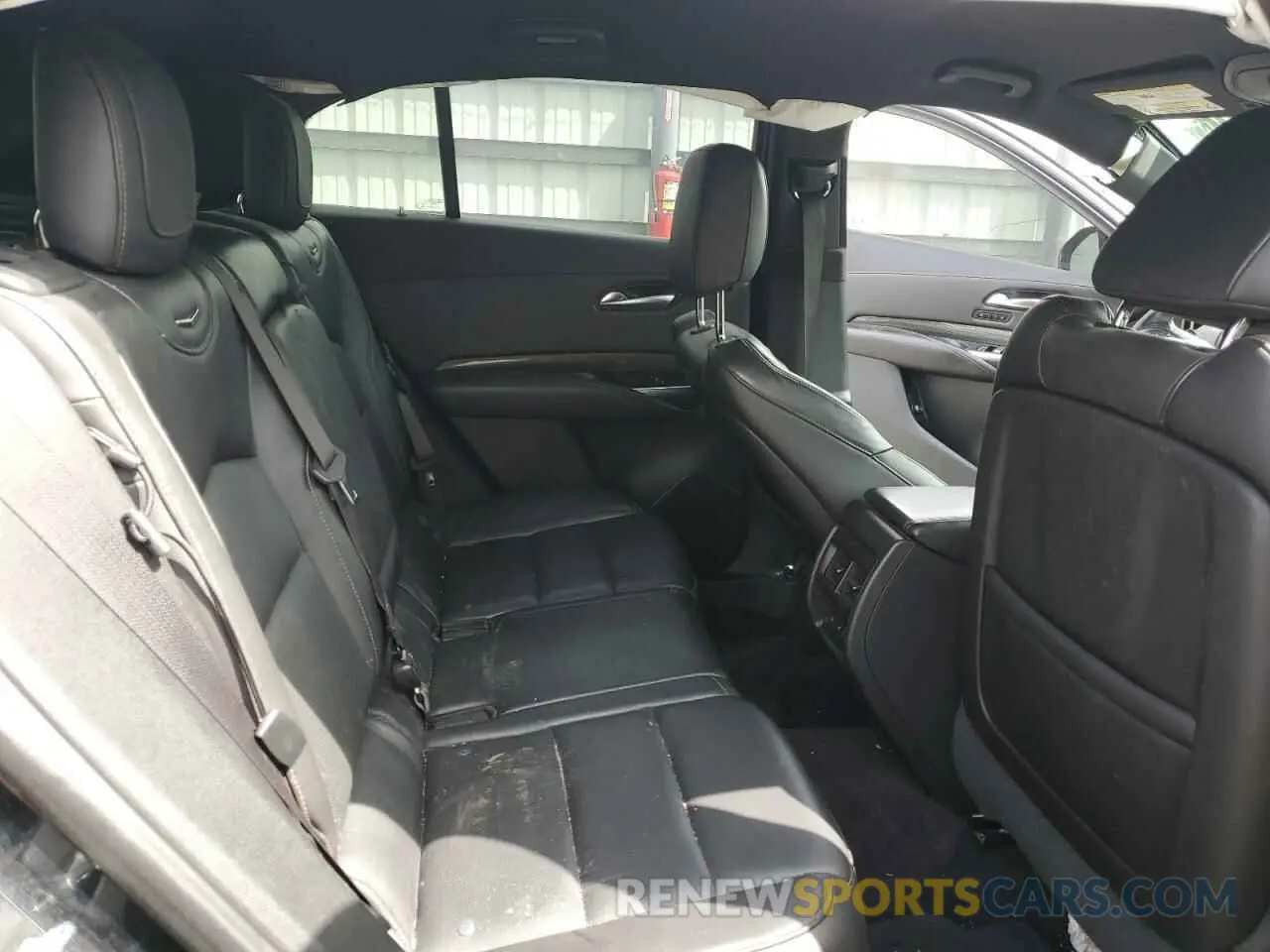 11 Фотография поврежденного автомобиля 1GYFZER49KF214000 CADILLAC XT4 2019