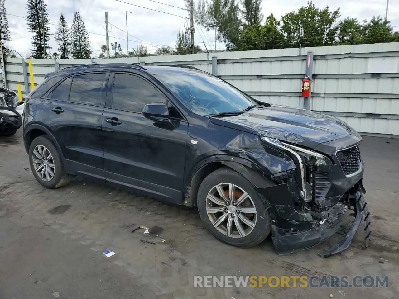 4 Фотография поврежденного автомобиля 1GYFZER49KF214000 CADILLAC XT4 2019