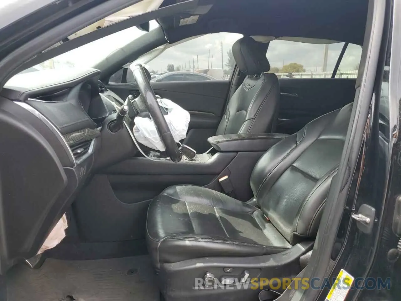 7 Фотография поврежденного автомобиля 1GYFZER49KF214000 CADILLAC XT4 2019