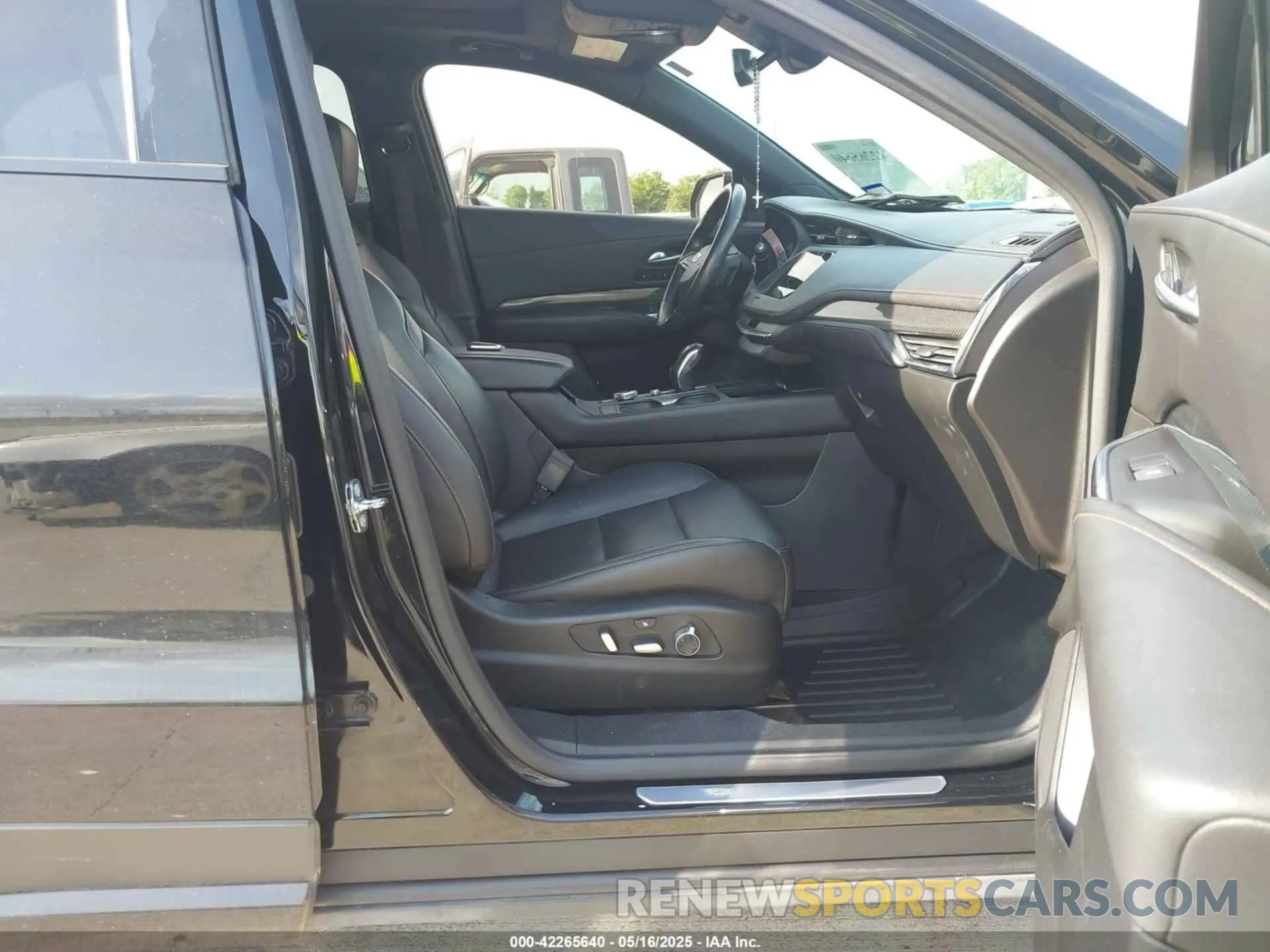 5 Фотография поврежденного автомобиля 1GYFZFR45KF185150 CADILLAC XT4 2019