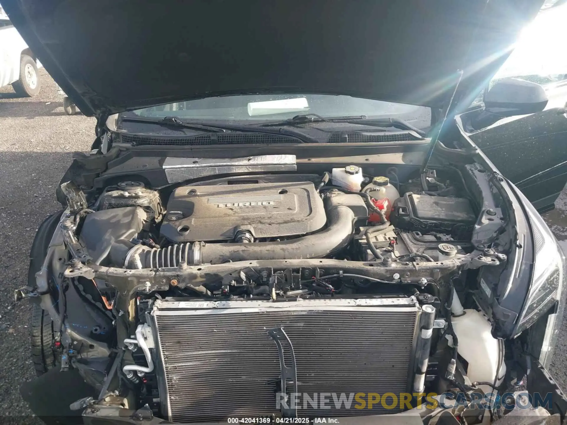 10 Photograph of a damaged car 1GYFZFR47KF159925 CADILLAC XT4 2019