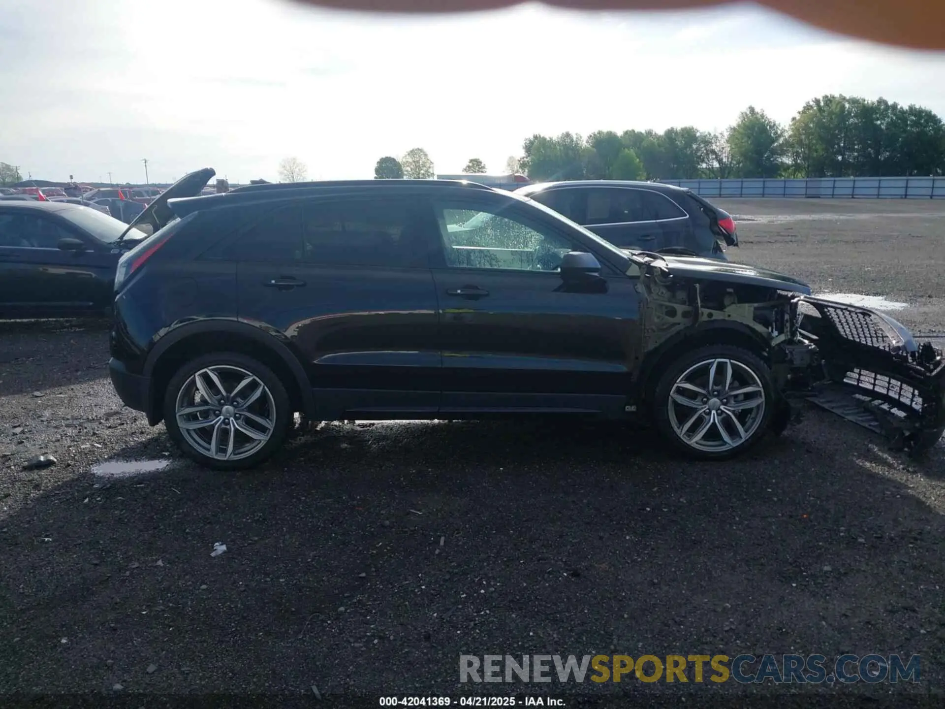 13 Photograph of a damaged car 1GYFZFR47KF159925 CADILLAC XT4 2019
