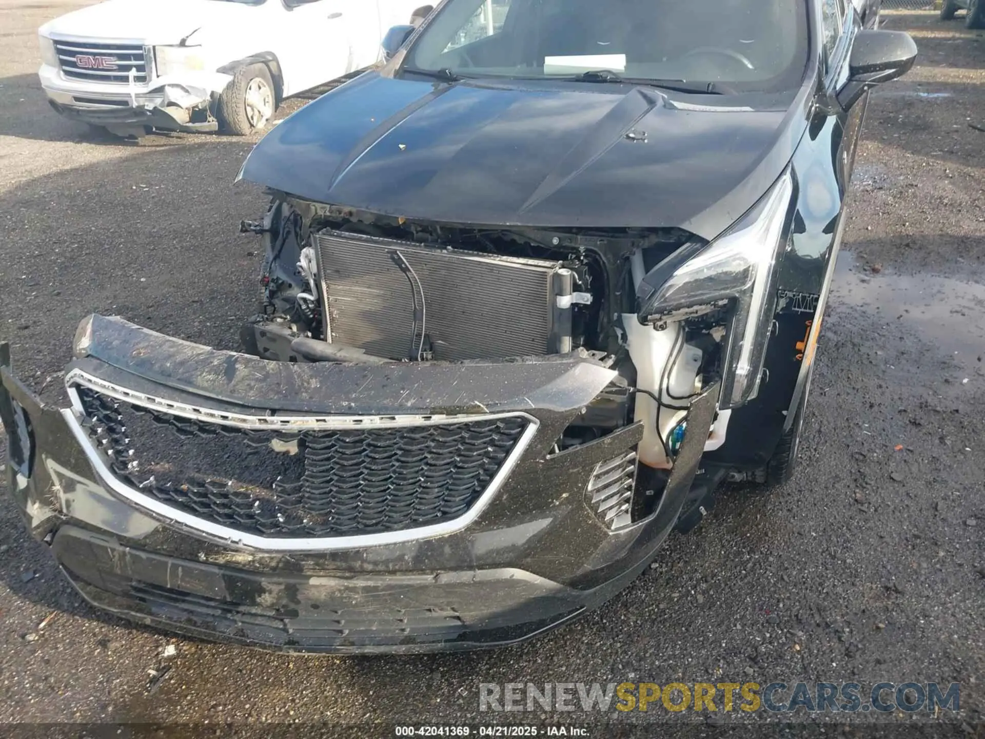 17 Photograph of a damaged car 1GYFZFR47KF159925 CADILLAC XT4 2019