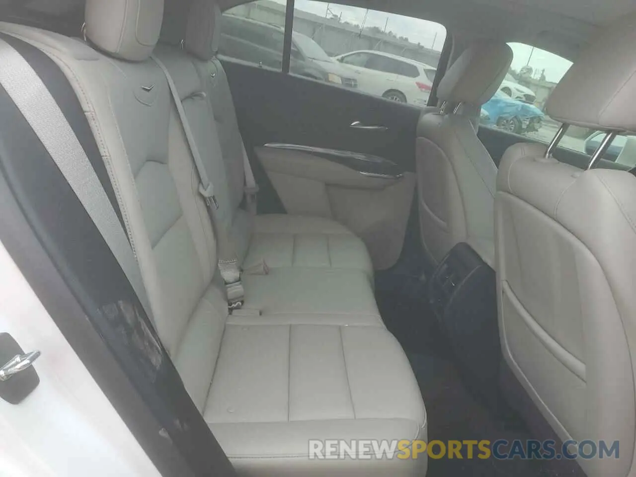 11 Photograph of a damaged car 1GYAZAR46LF070460 CADILLAC XT4 2020