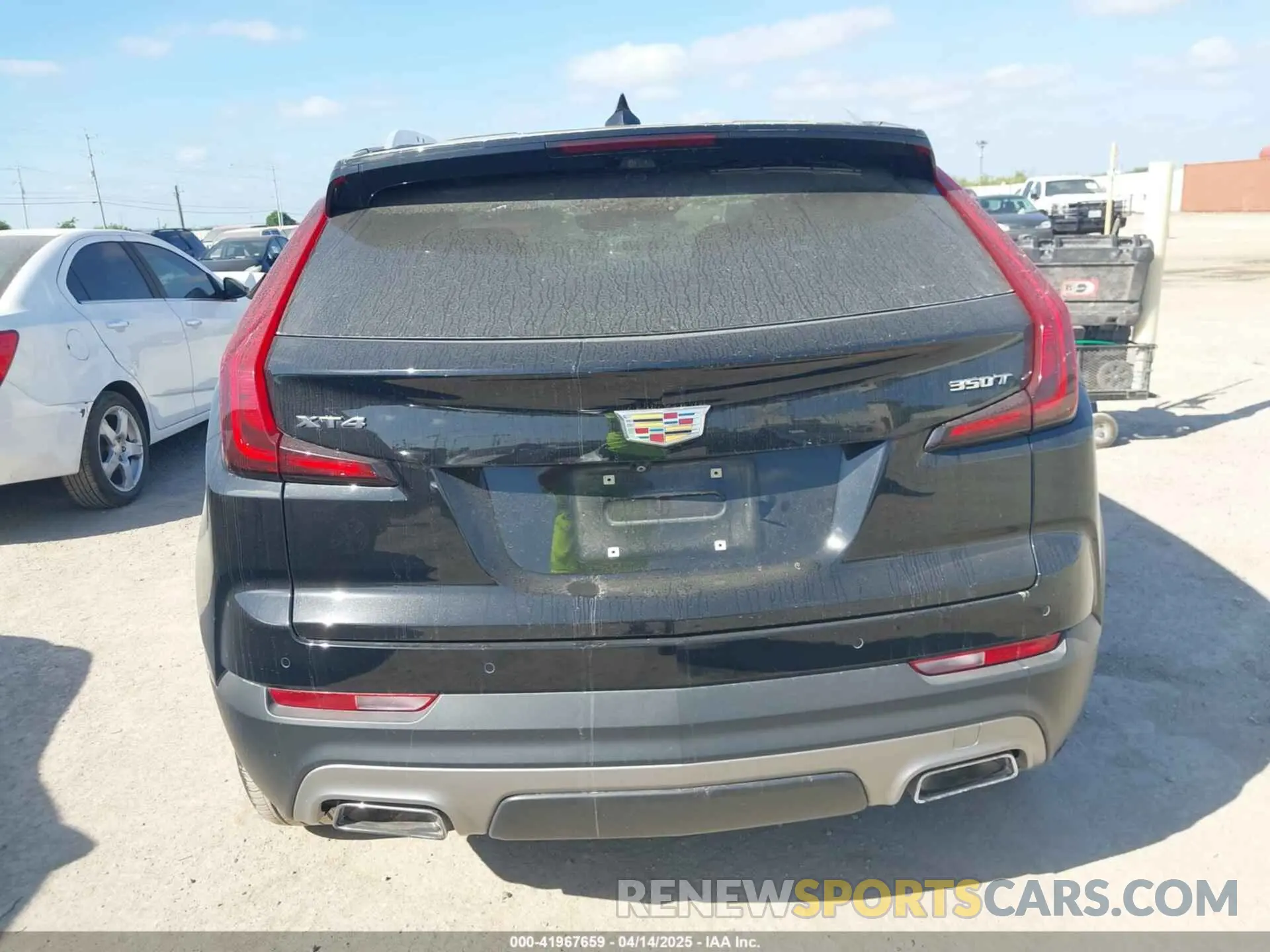 15 Photograph of a damaged car 1GYFZCR40LF037682 CADILLAC XT4 2020