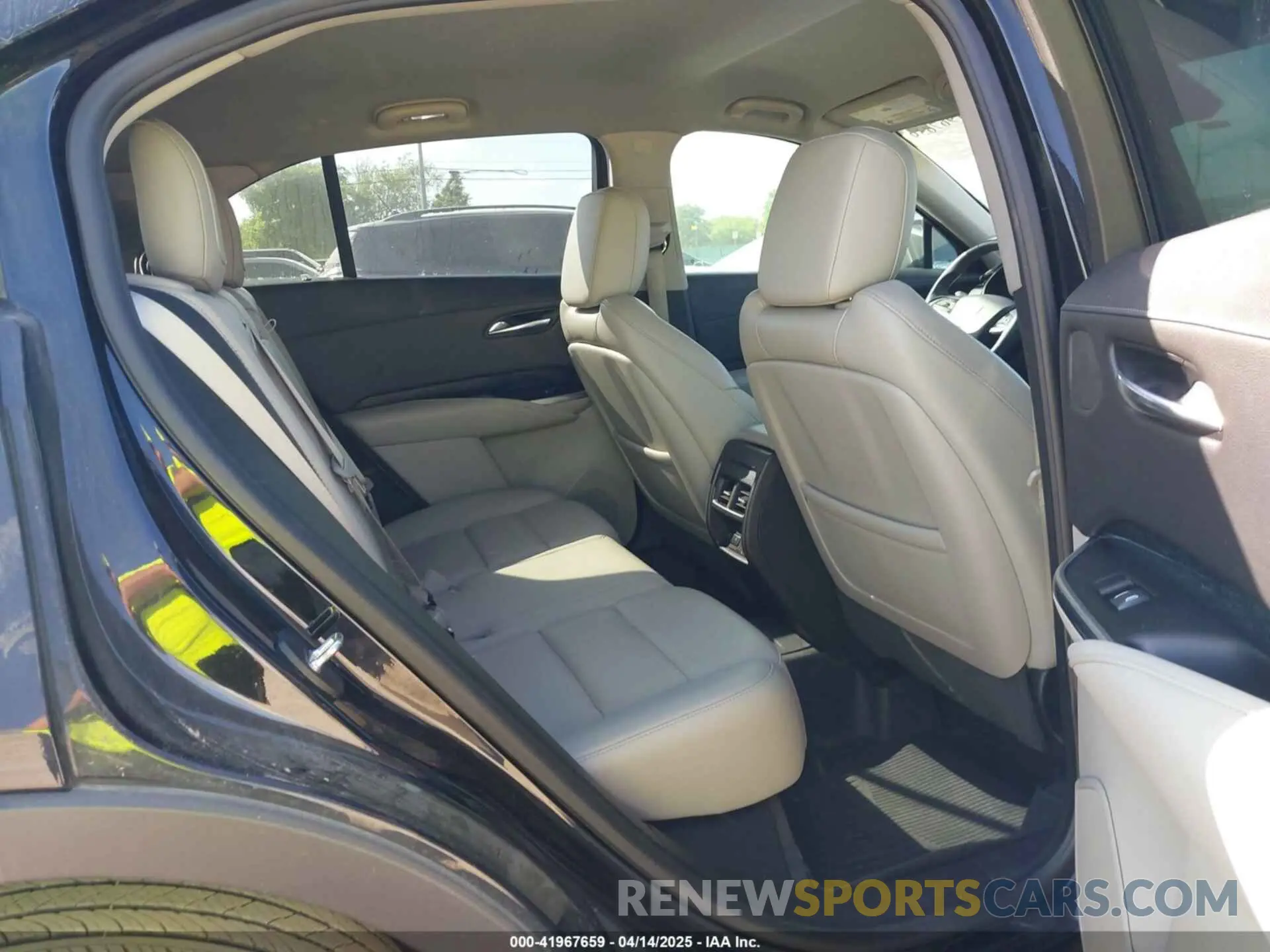 8 Photograph of a damaged car 1GYFZCR40LF037682 CADILLAC XT4 2020