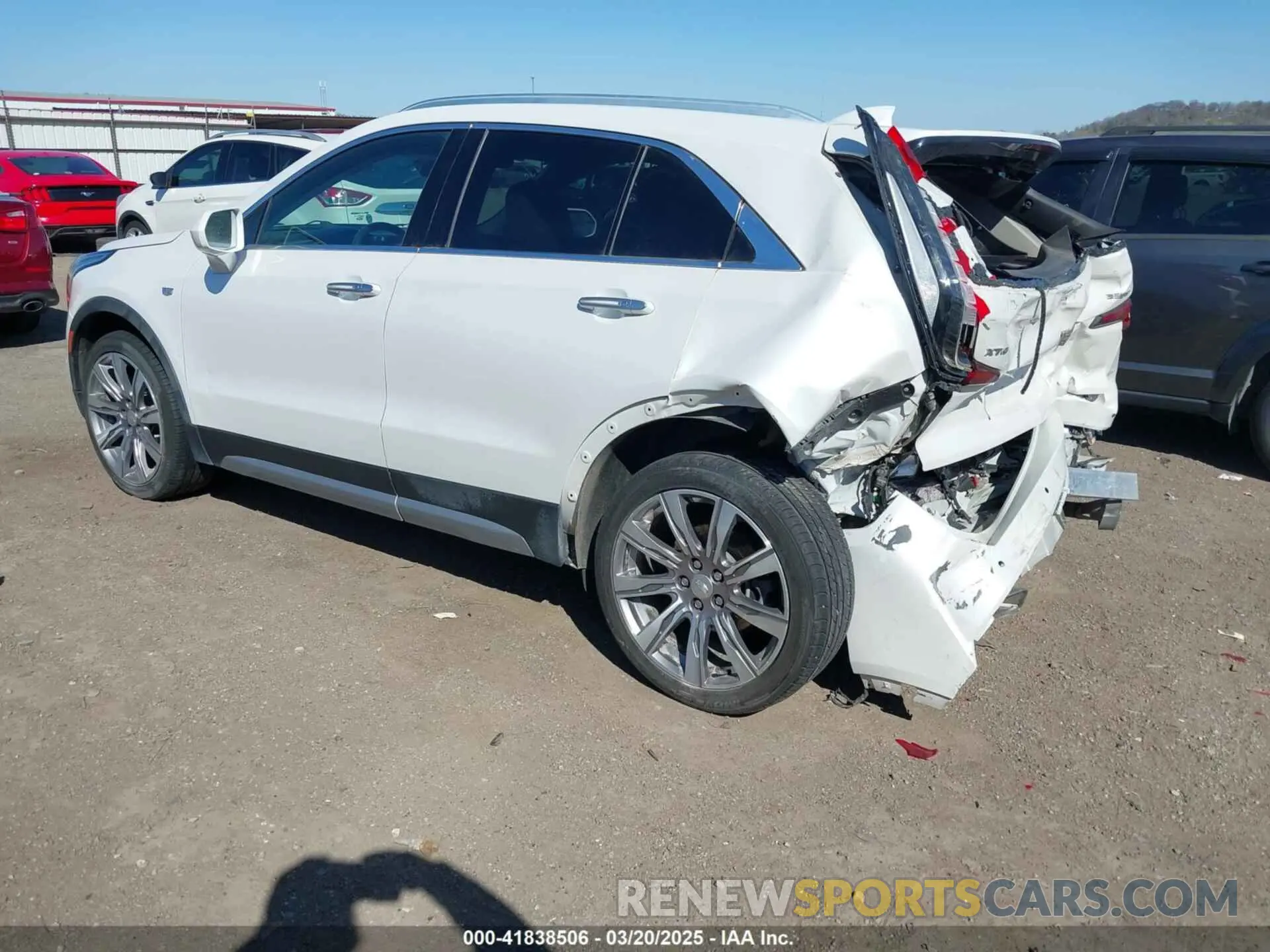 3 Фотография поврежденного автомобиля 1GYFZCR41LF115094 CADILLAC XT4 2020
