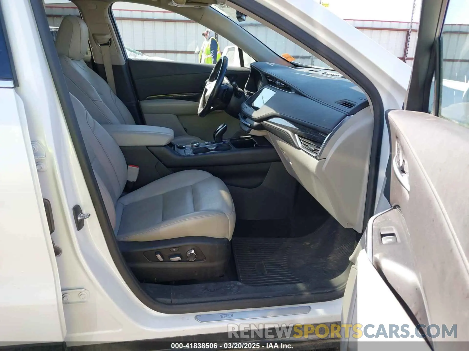 5 Фотография поврежденного автомобиля 1GYFZCR41LF115094 CADILLAC XT4 2020