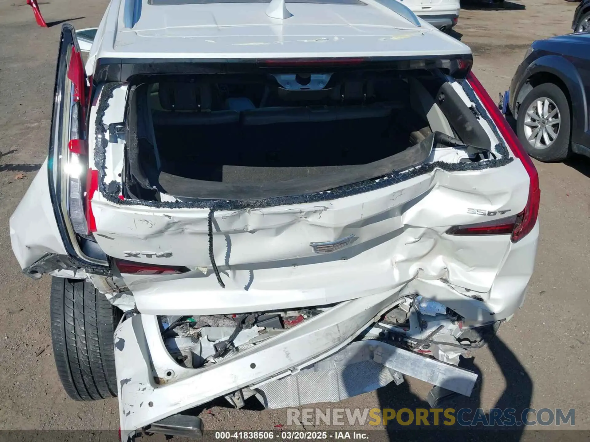 6 Фотография поврежденного автомобиля 1GYFZCR41LF115094 CADILLAC XT4 2020