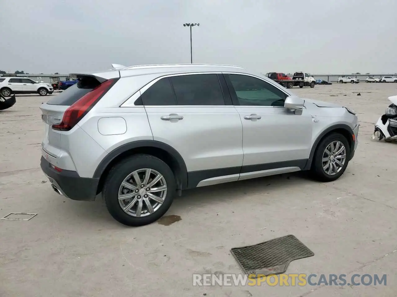 3 Фотография поврежденного автомобиля 1GYFZCR42LF115413 CADILLAC XT4 2020