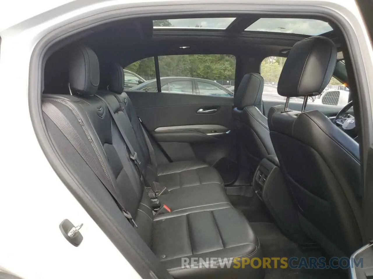 11 Photograph of a damaged car 1GYFZDR40LF086211 CADILLAC XT4 2020